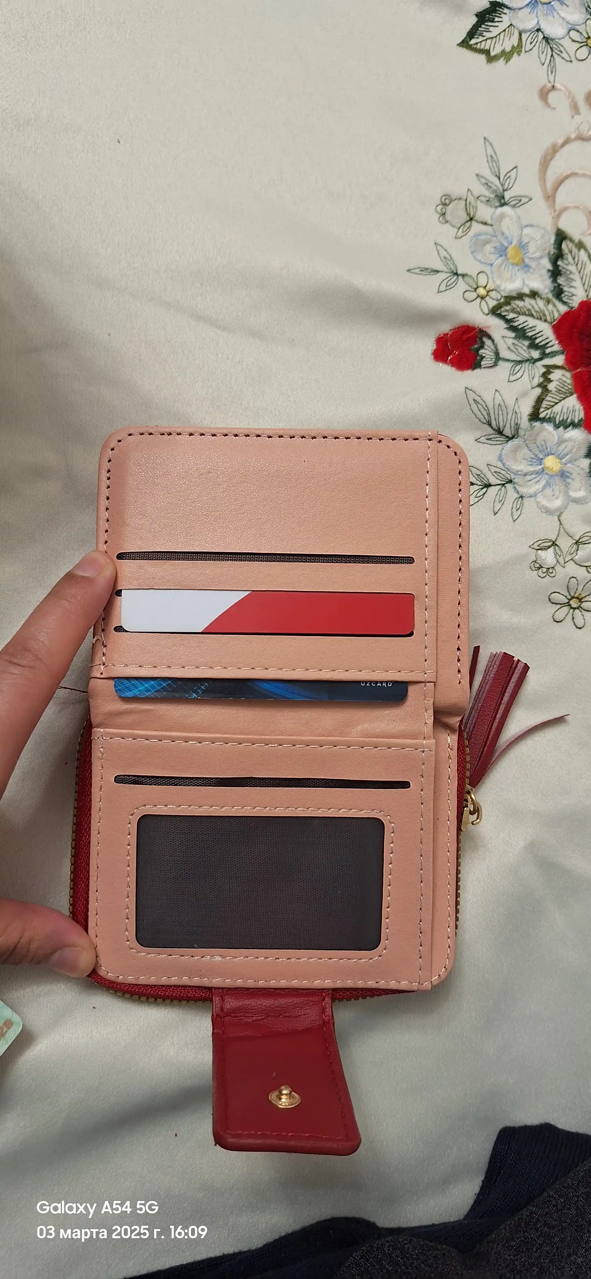 Ayollar uchun zamonaviy va kop funksiyali hamyonlar