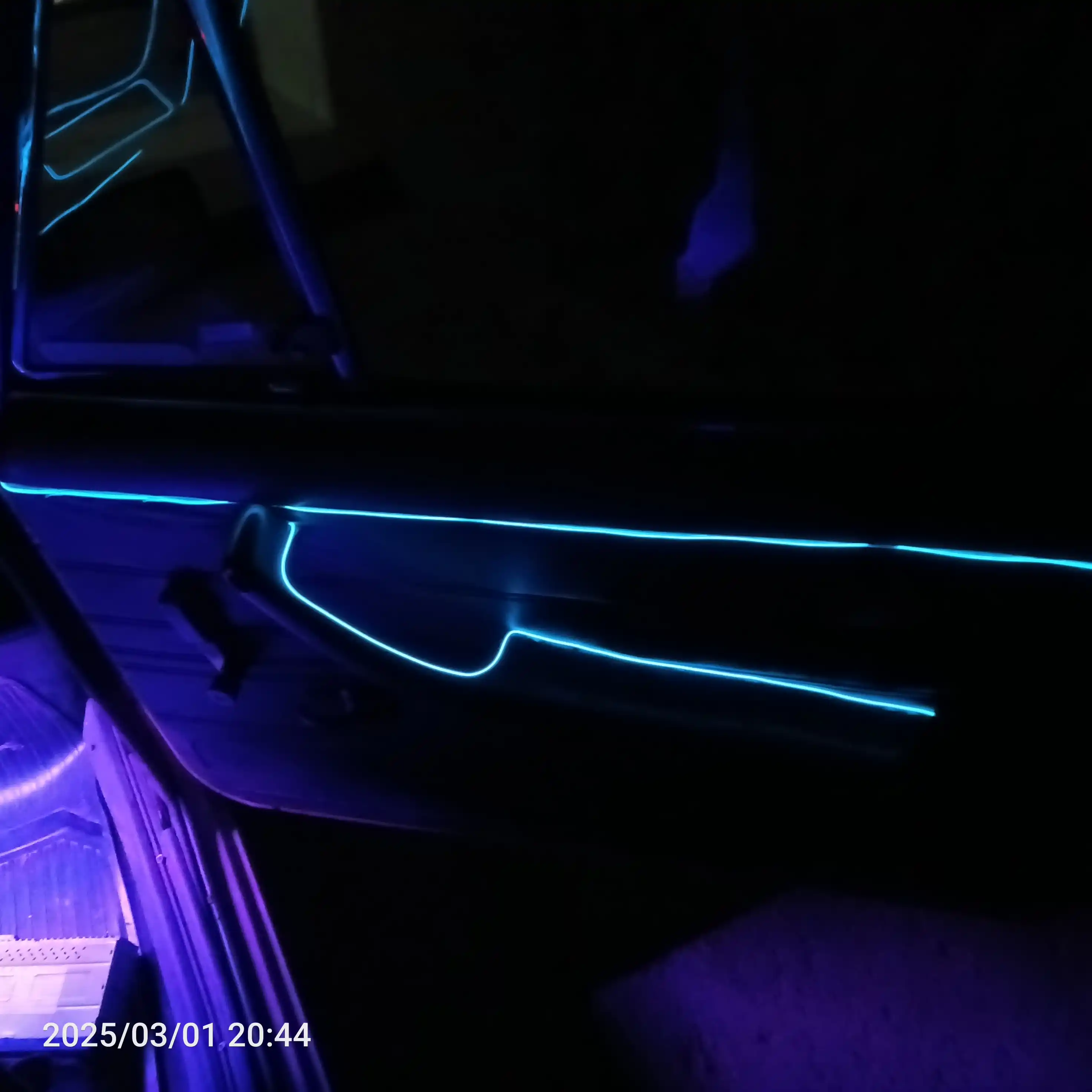 Avtomobil ichki qismi uchun neon moslashuvchan lenta, 12V