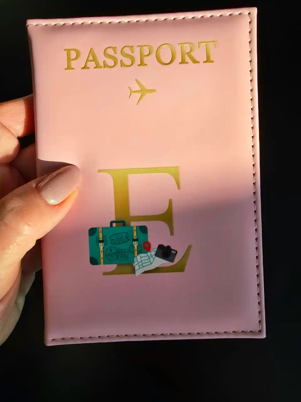 Xorijiy pasport uchun g'ilof, ismingizning bosh harfi bilan bezatilgan noyob muqova
