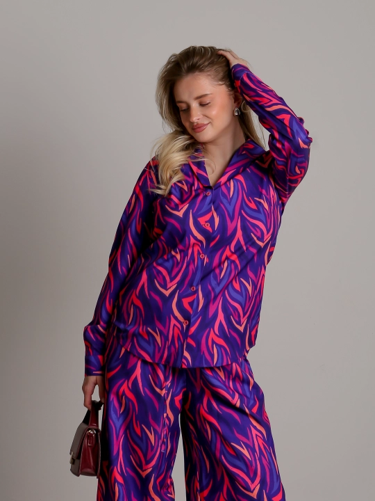 Suniy ipakdan oversize bluzka, yelkasi tushirilgan, S-L