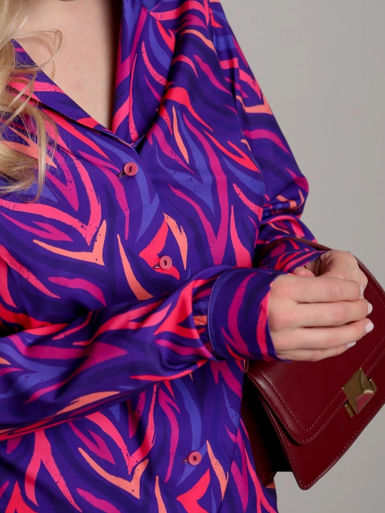 Suniy ipakdan oversize bluzka, yelkasi tushirilgan, S-L