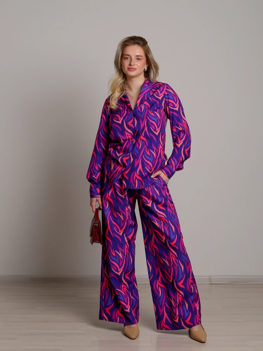 Suniy ipakdan oversize bluzka, yelkasi tushirilgan, S-L