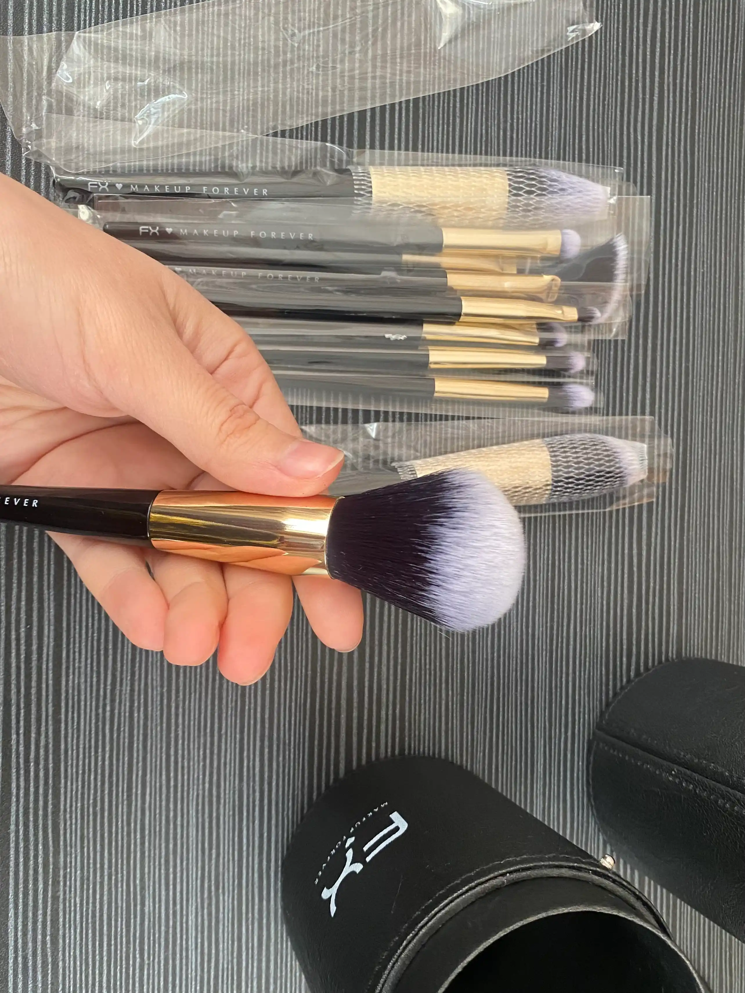 FX Make up foreverdan professional cho'tkalar to'plami, bitta qutida 10 dona