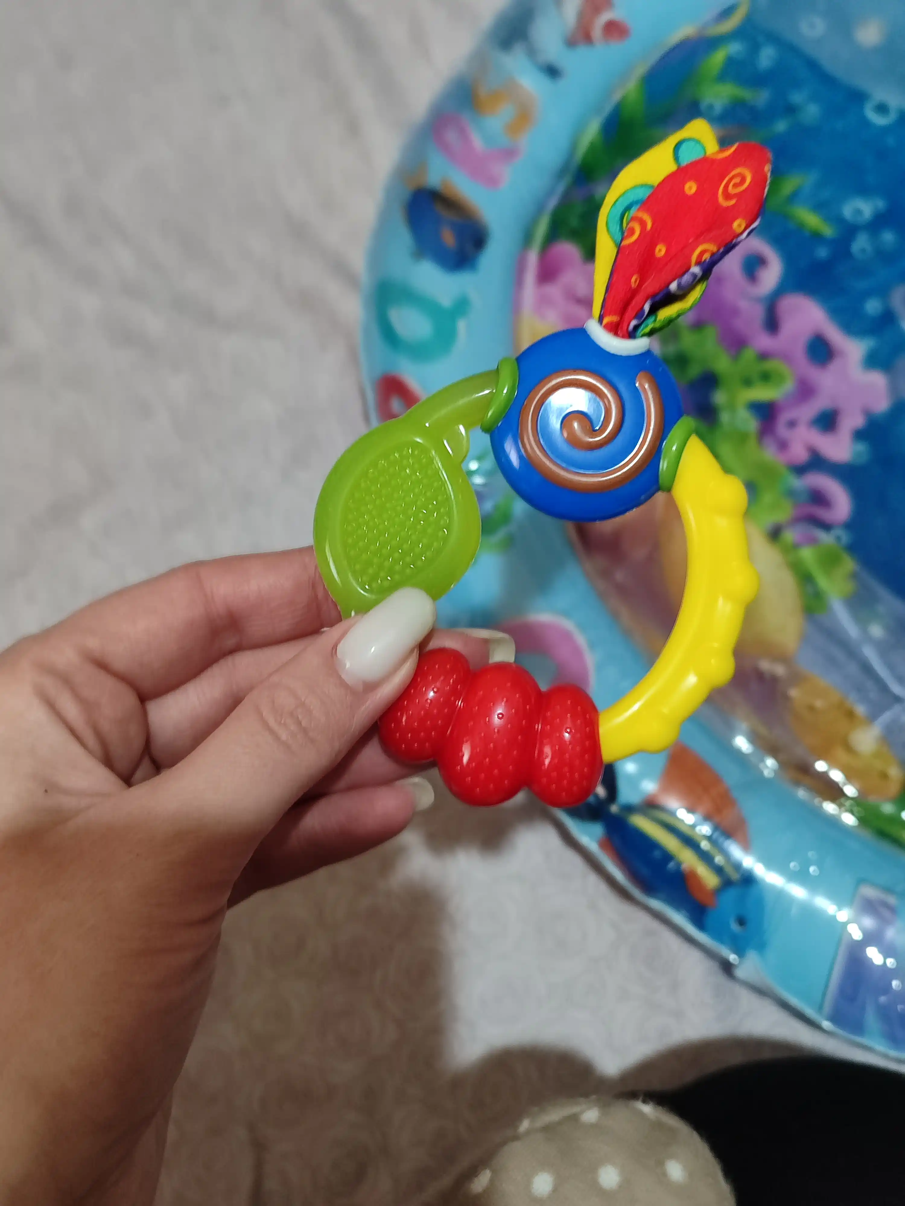 Ko'p ta'sirli rezina tishlagichlar Nuby Wacky ID632