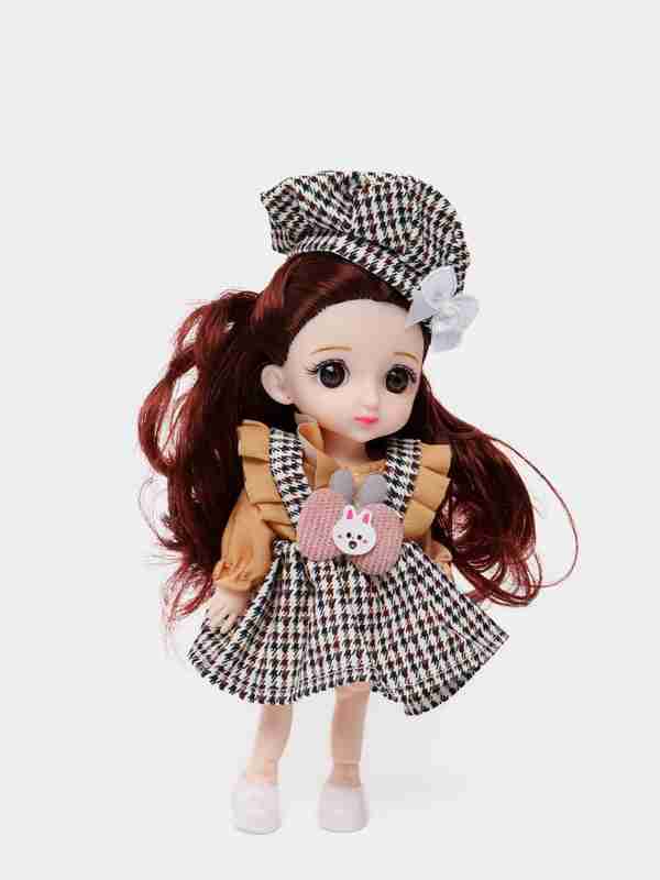 Qolida xoch tatuirovkasi bolgan porno aktrisa Transvestitlar uchun dam olish tadbirlari