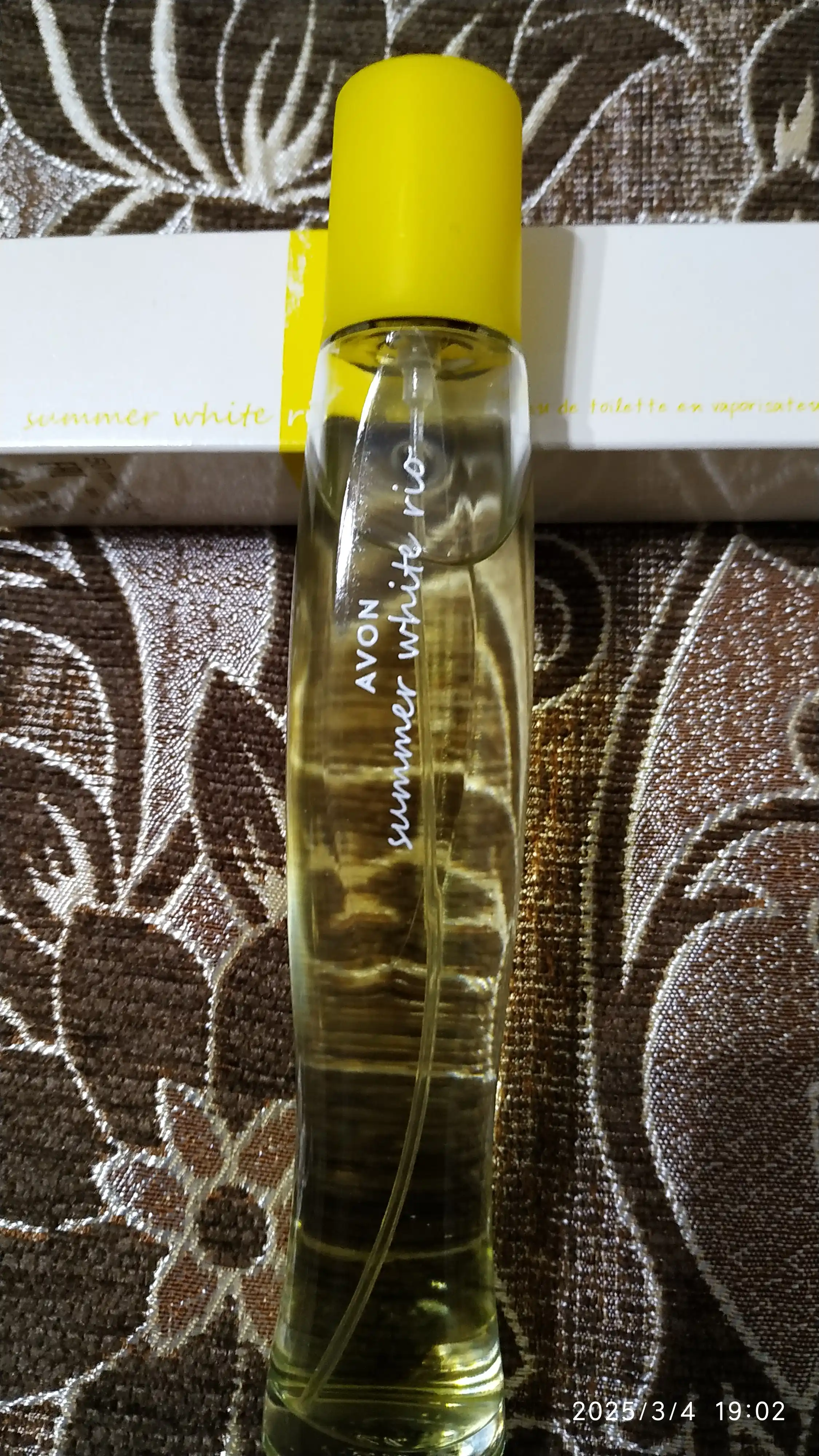 Xushoylangan suvi Avon Summer White Rio ayollar uchun, 50 ml