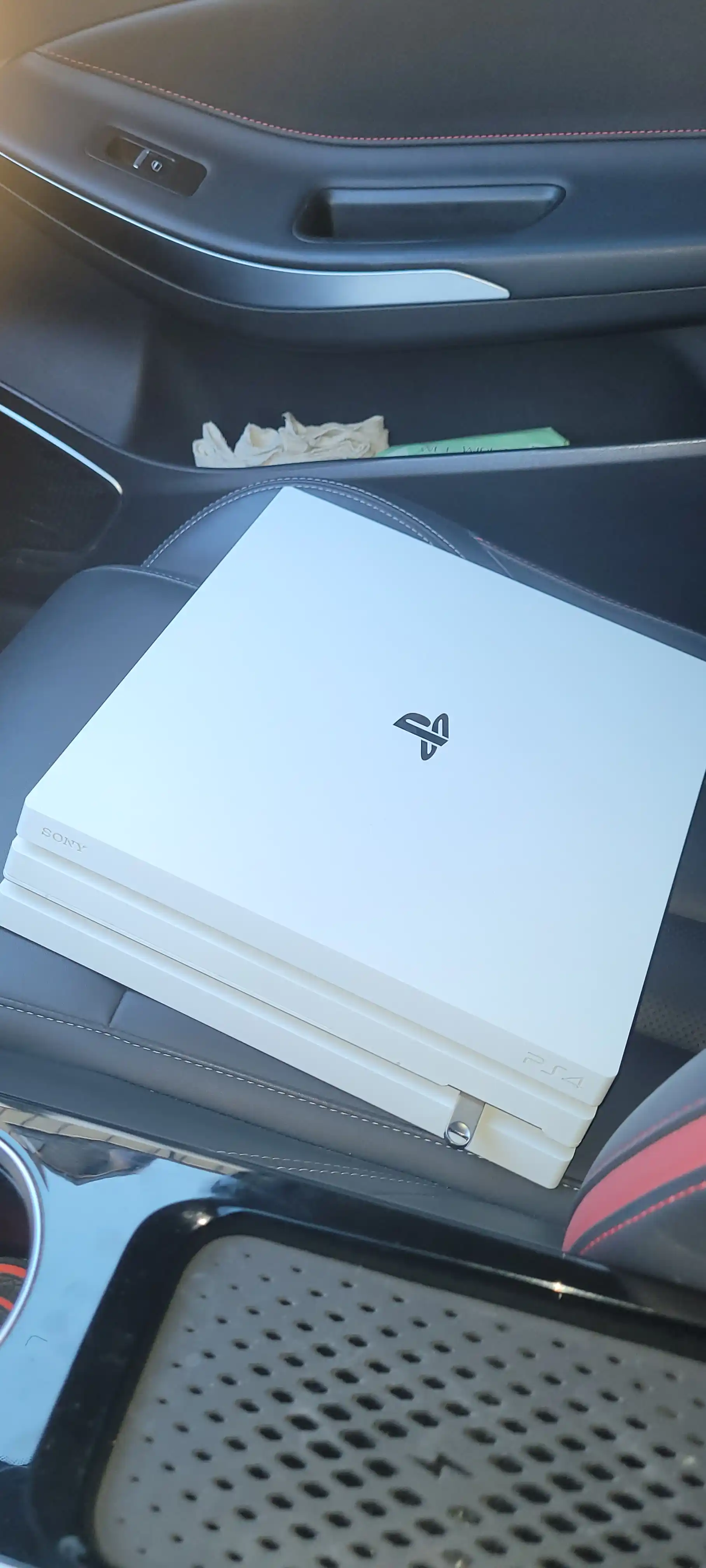 PlayStation 4 Pro GoldHen versiya o‘yin konsoli, 1 TB, o‘yinlar bilan, + 2 ta joystik