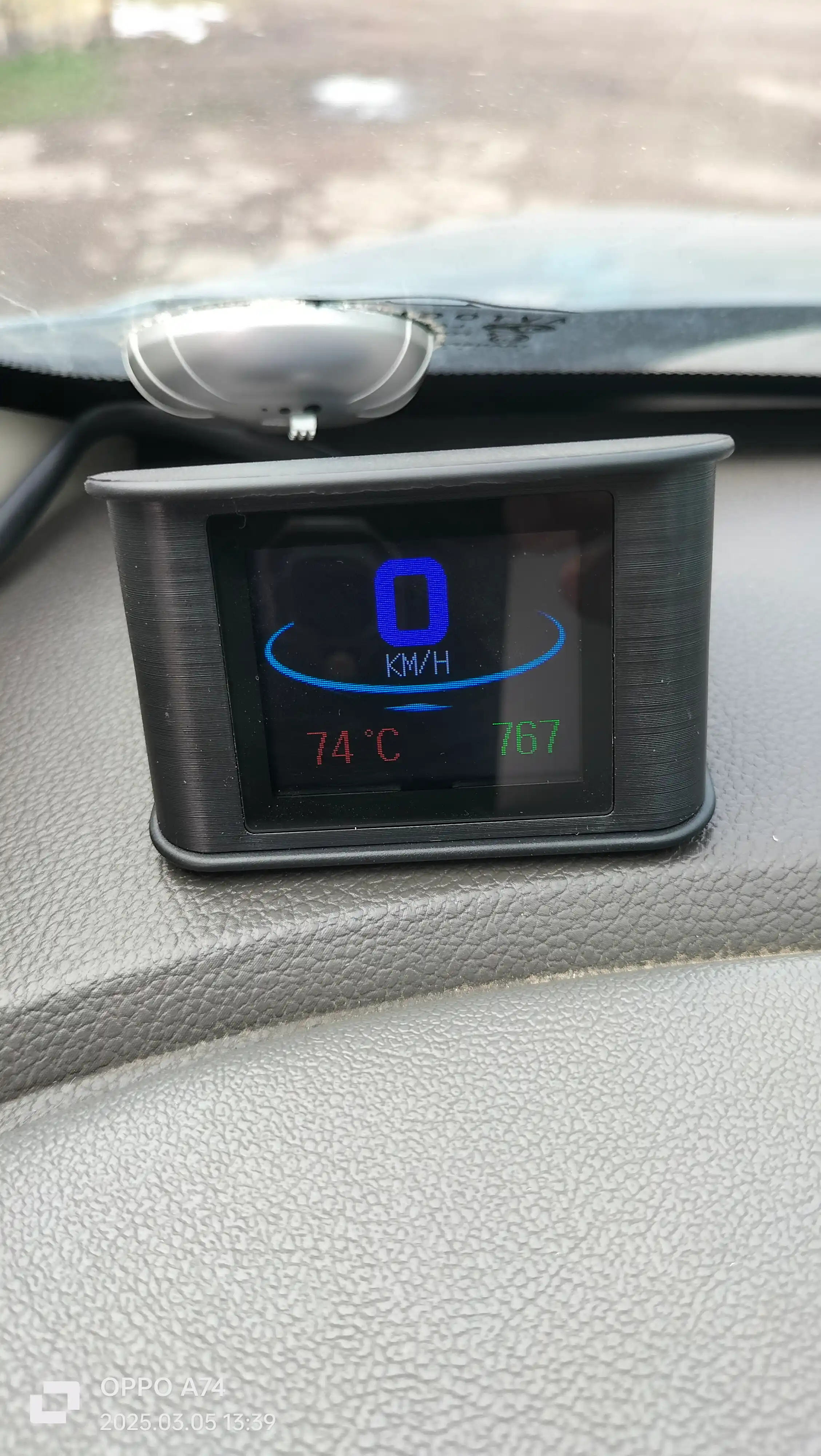 Universal OBD2 skaneri P10 ekranli, tezlik o'lchagich, harorat o'lchagich, bort kompyuteri