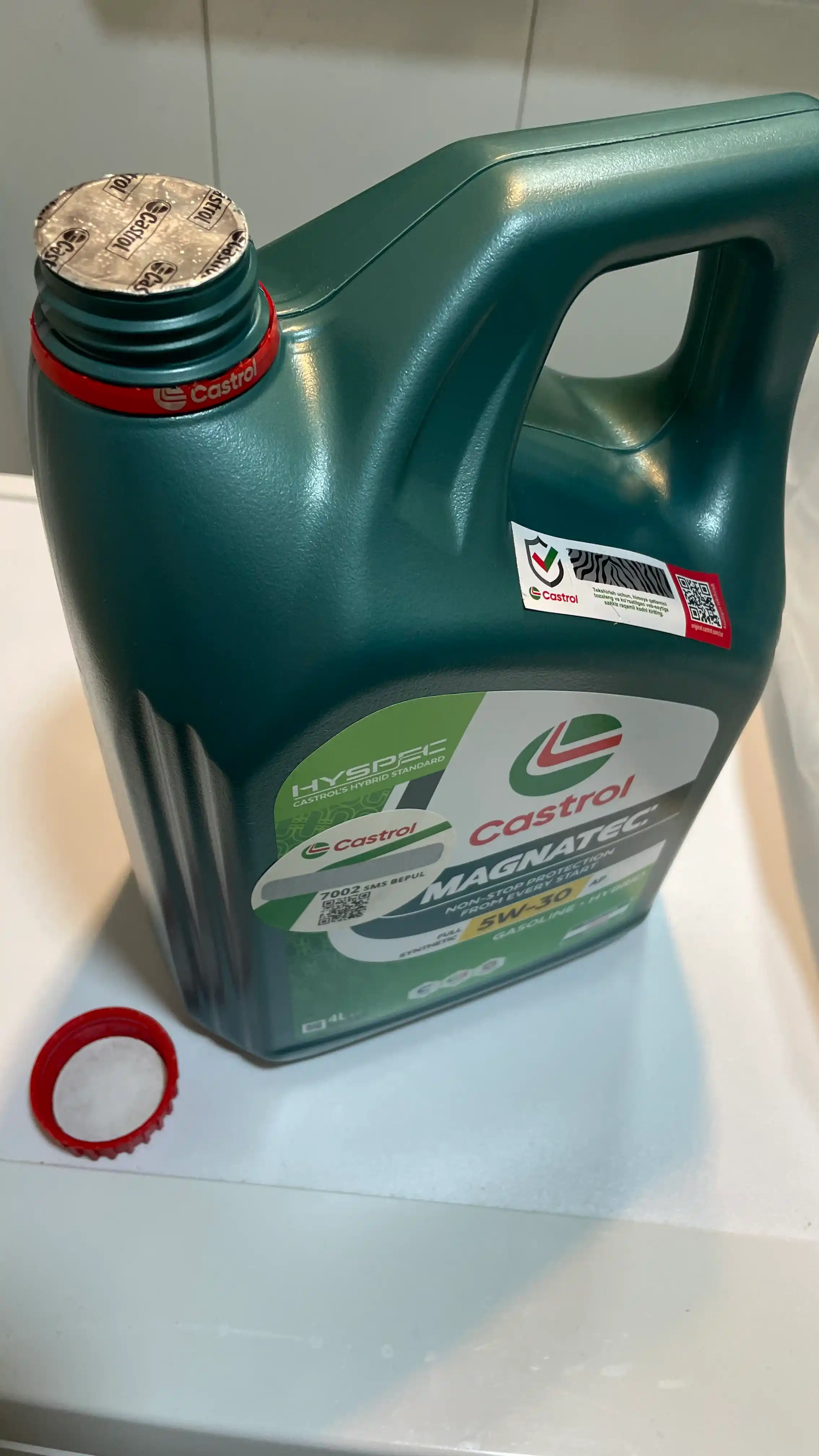 Моторное масло Castrol 5W30 AP, 4 л