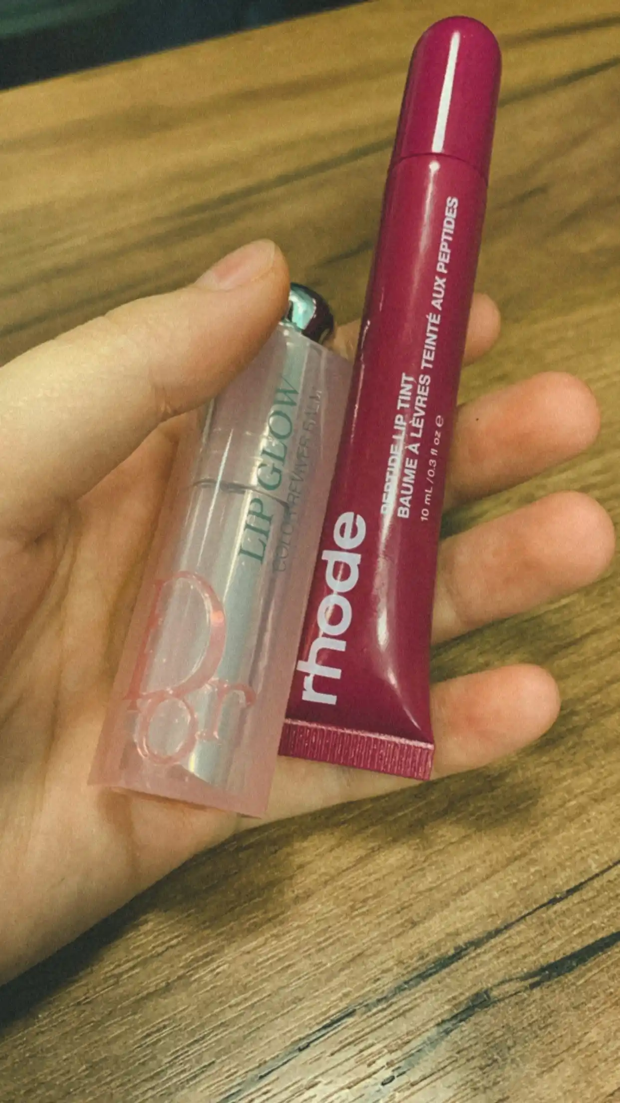 Lab boyog'i va tint porlashi Rhode  Peptid Lip Tint
