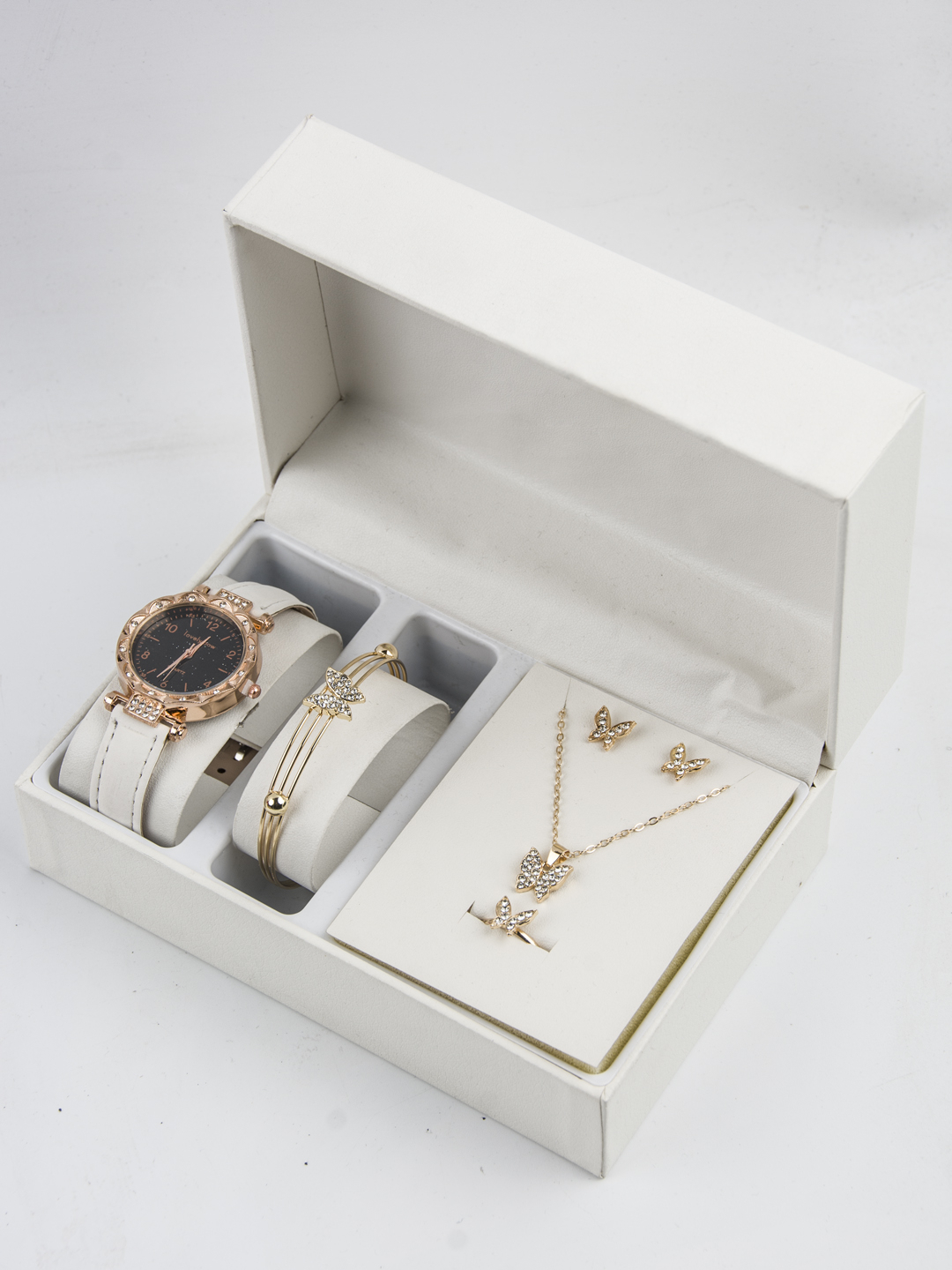 Qabristonda jinsiy aloqa porno videolarini tomosha qiling