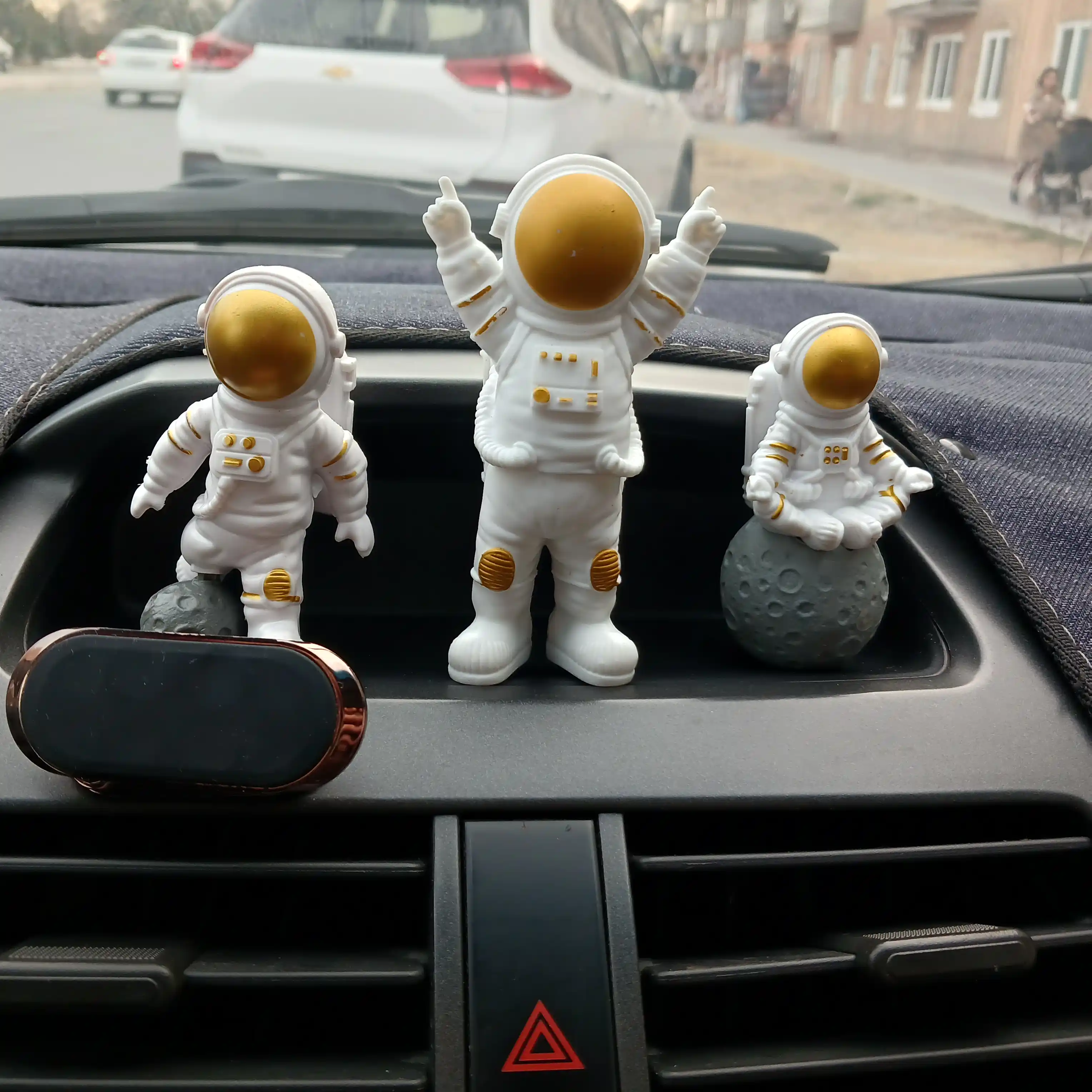 Набор фигурок на торпеду автомобиля