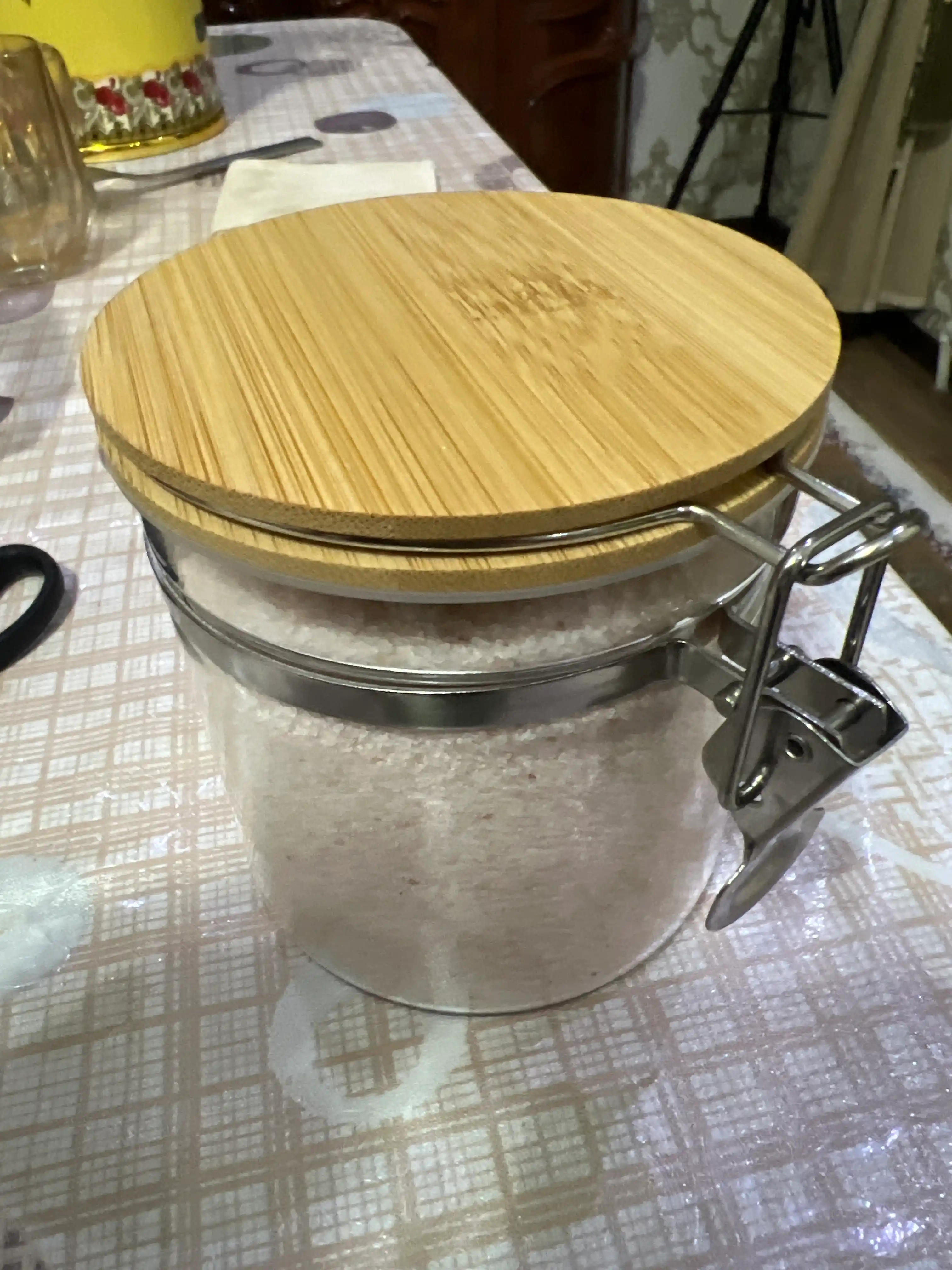 Стеклянная банка с бамбуковой крышкой