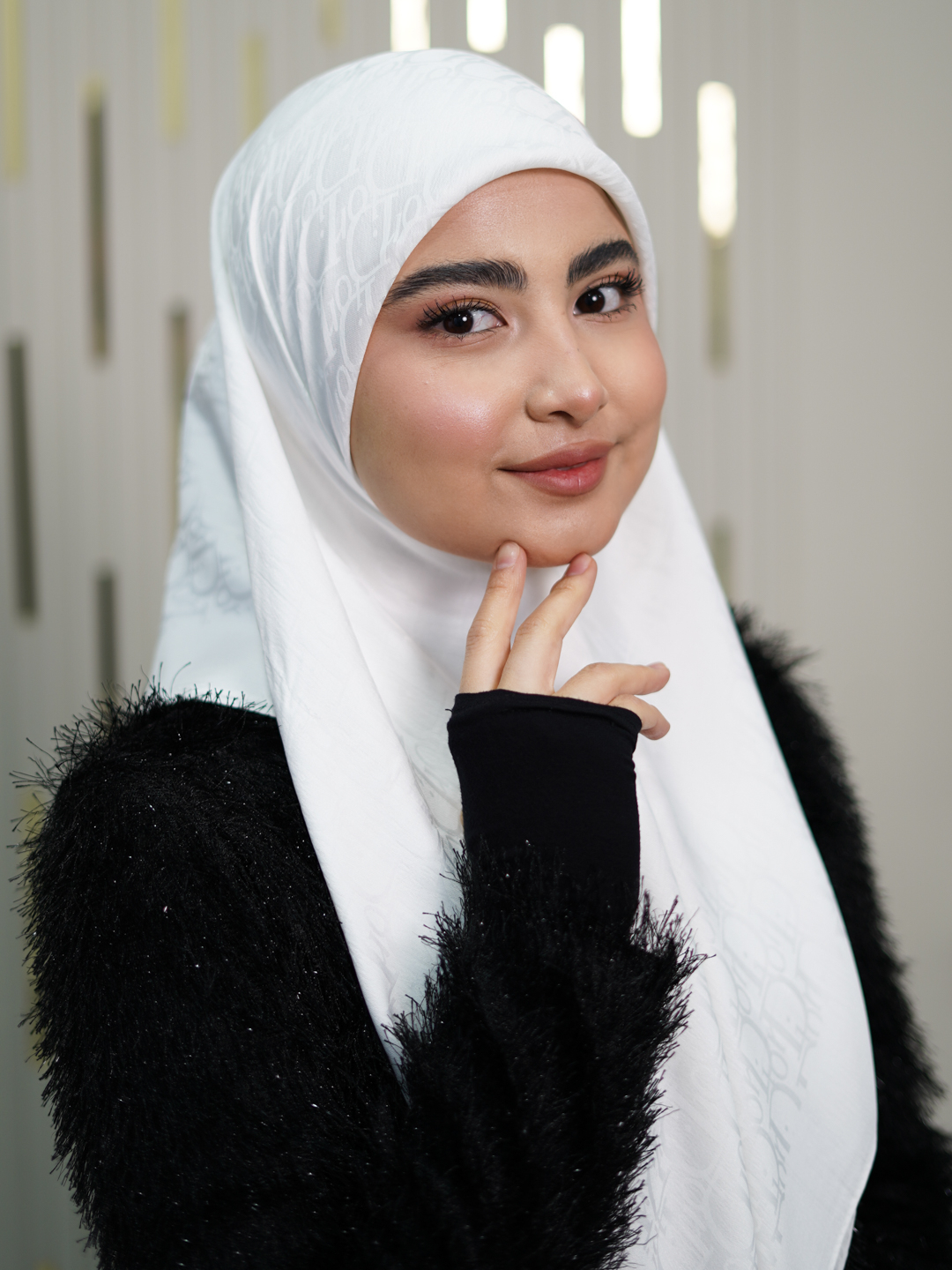 Labirint (porno film) tarjima bilan