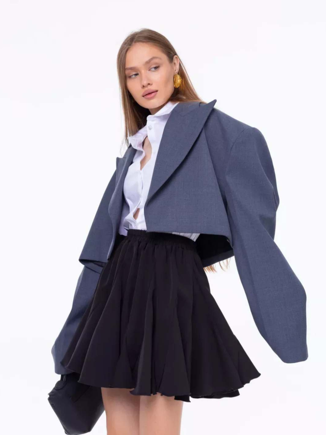 Mini yubka kiygan qizlarning yashirin kamerasi Mini yubka kiygan qizlarning yashirin kamerasi