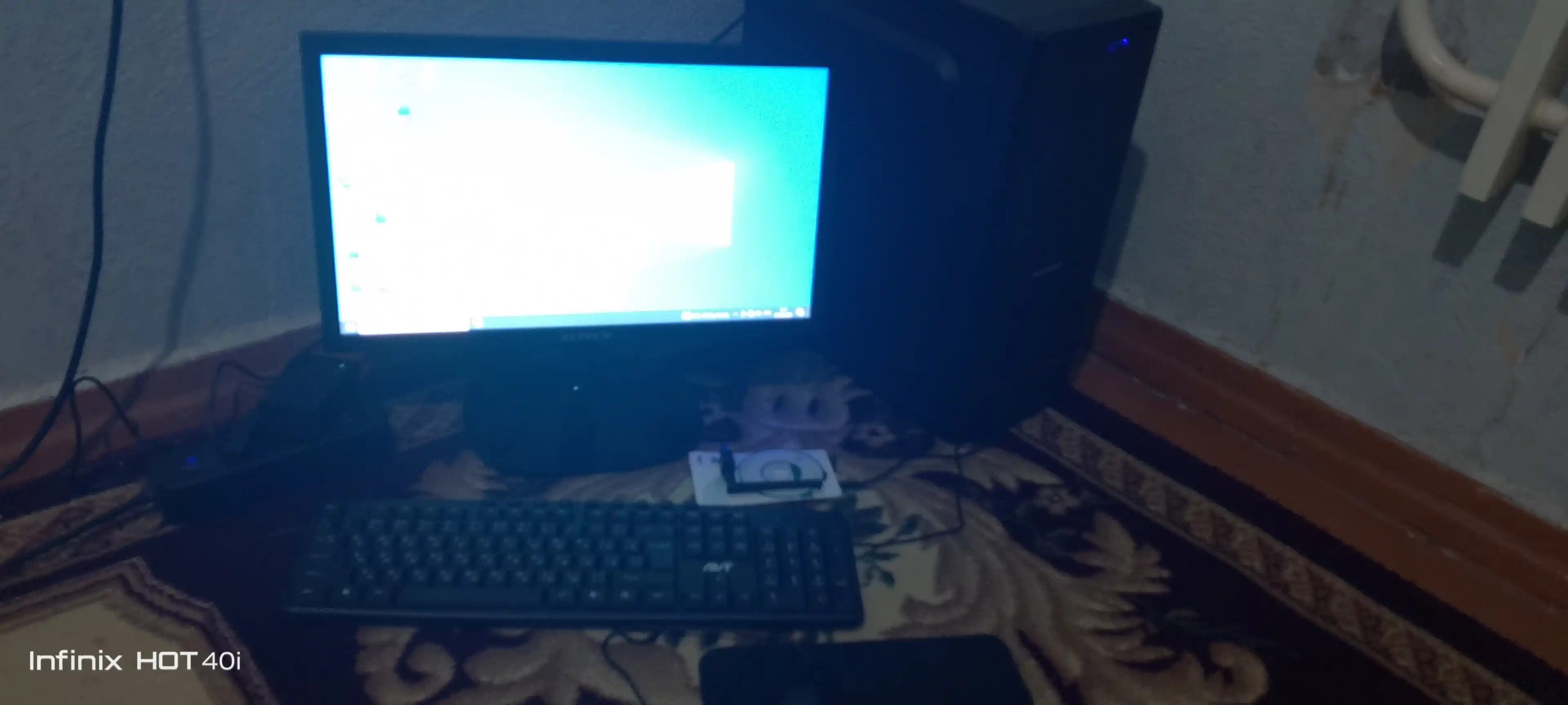 Ofis, uy va o'qish uchun shaxsiy kompyuter, Windows o'rnatilgan, Intel Core i5, 256 GB SSD