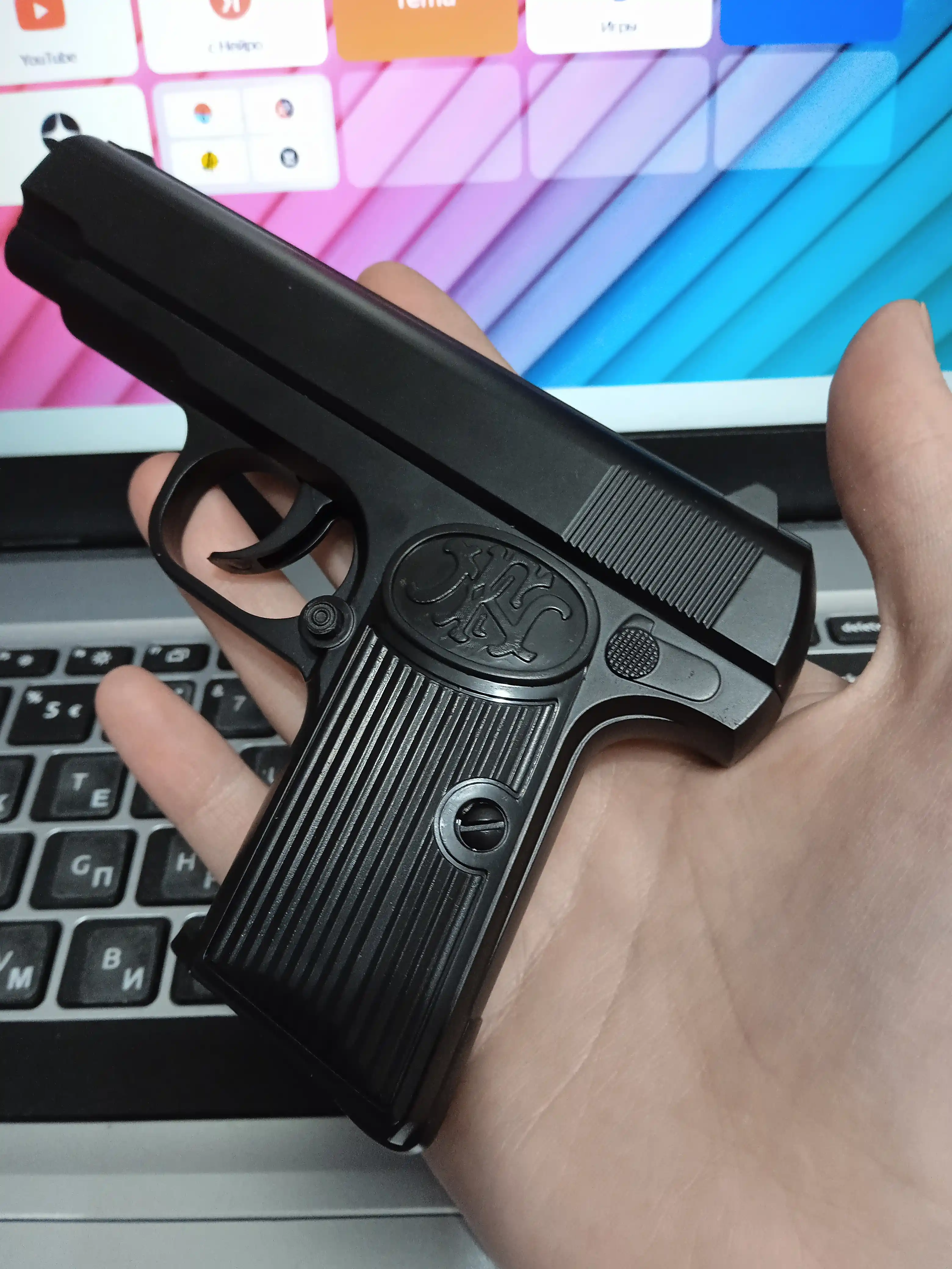Металлический игрушечный пистолет с глушителем