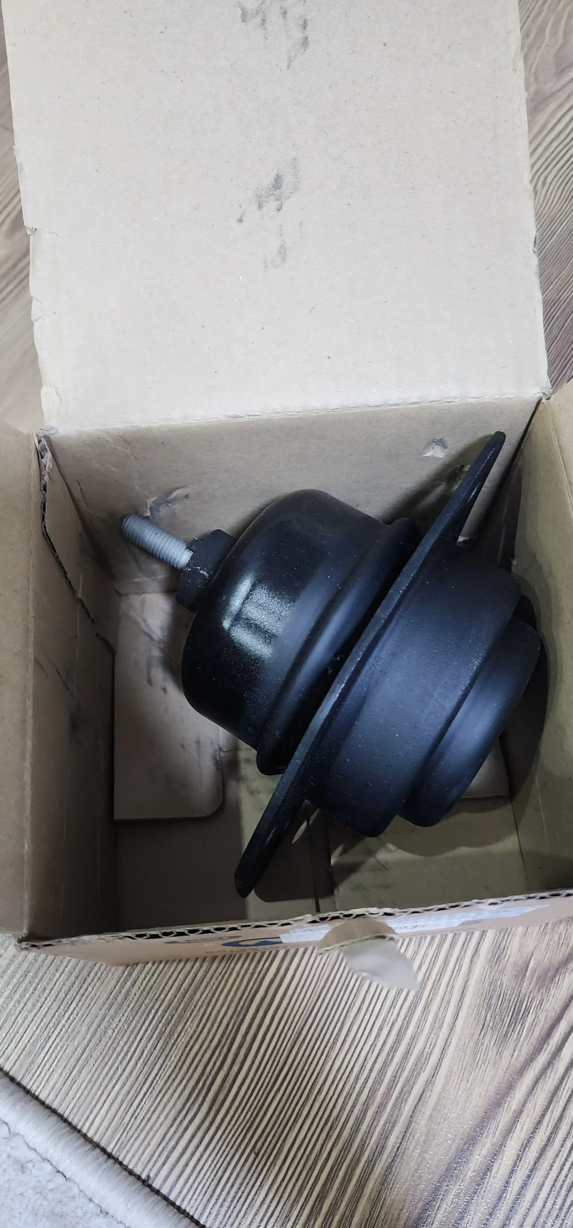 Подушка двигателя правый  Lacetti, Gentra 96550235, Корея