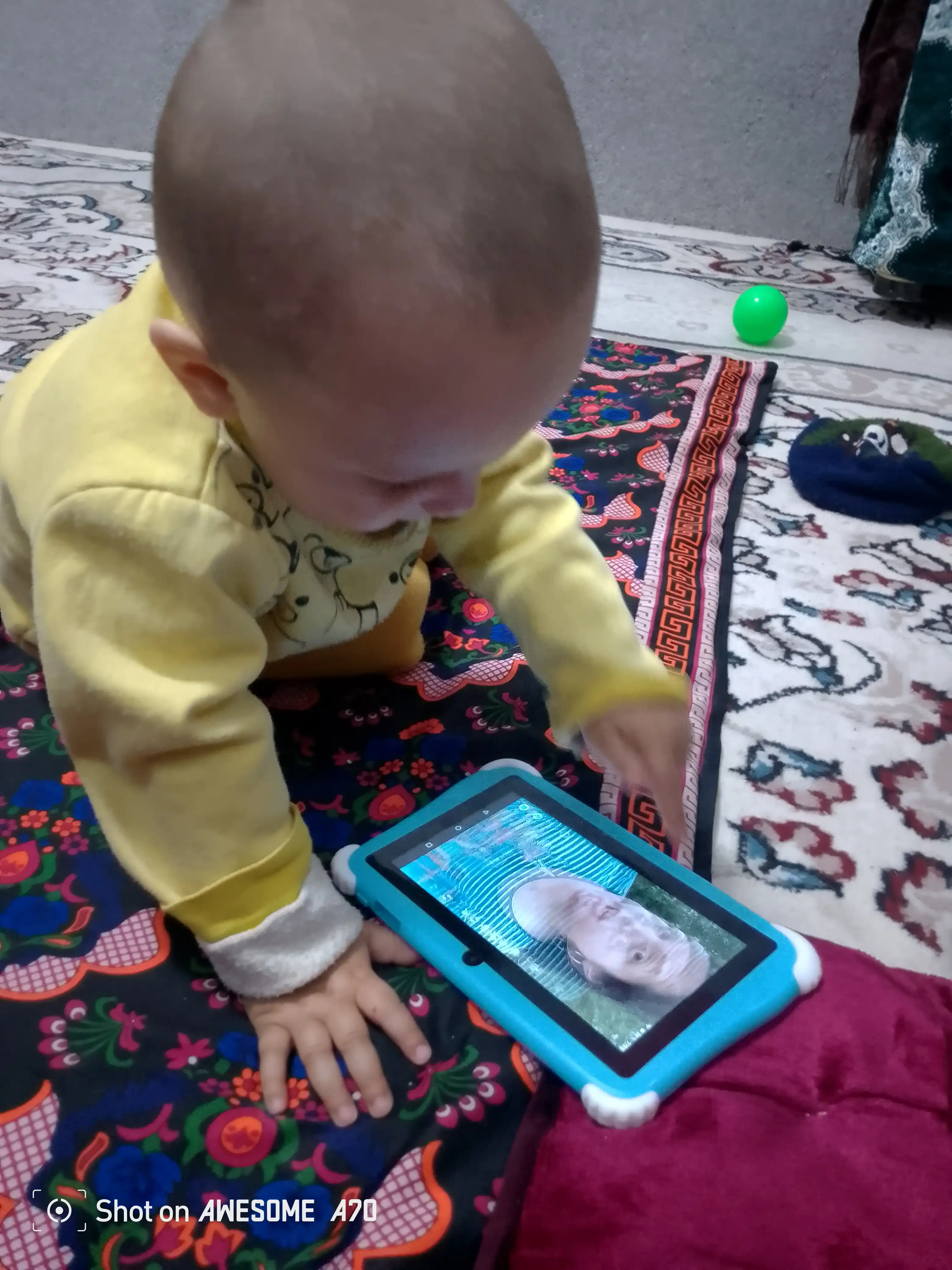 Bolalar plansheti CCIT Android 4/128 GB IPS ekrani