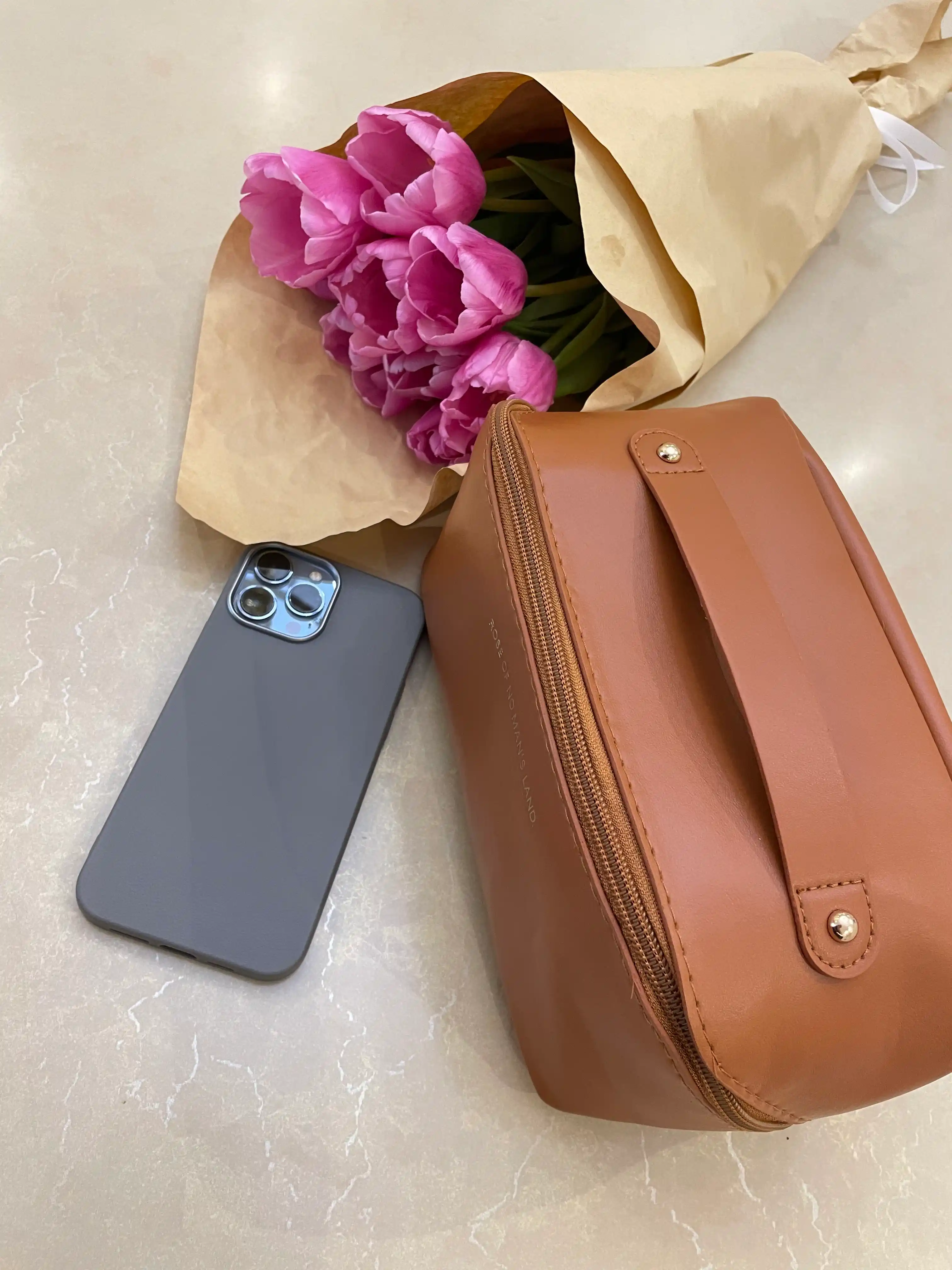 Chexol, terini taqlid qiluvchi, iPhone 11, 12, 13, 14, 15, 16 Plus, Pro, Pro Max uchun