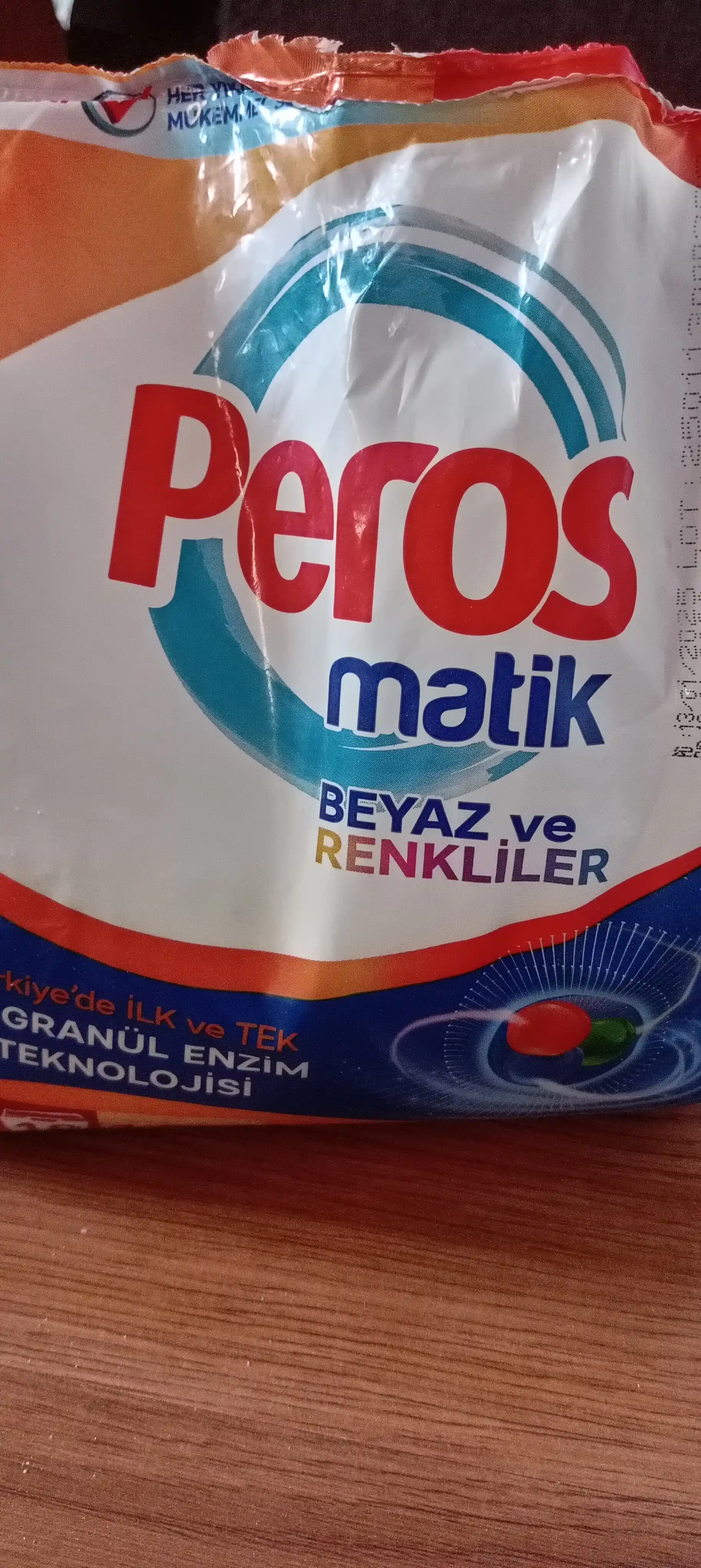 Peros oq va rangli kiyimlar uchun avtomat kir yuvish kukuni, 1500 g
