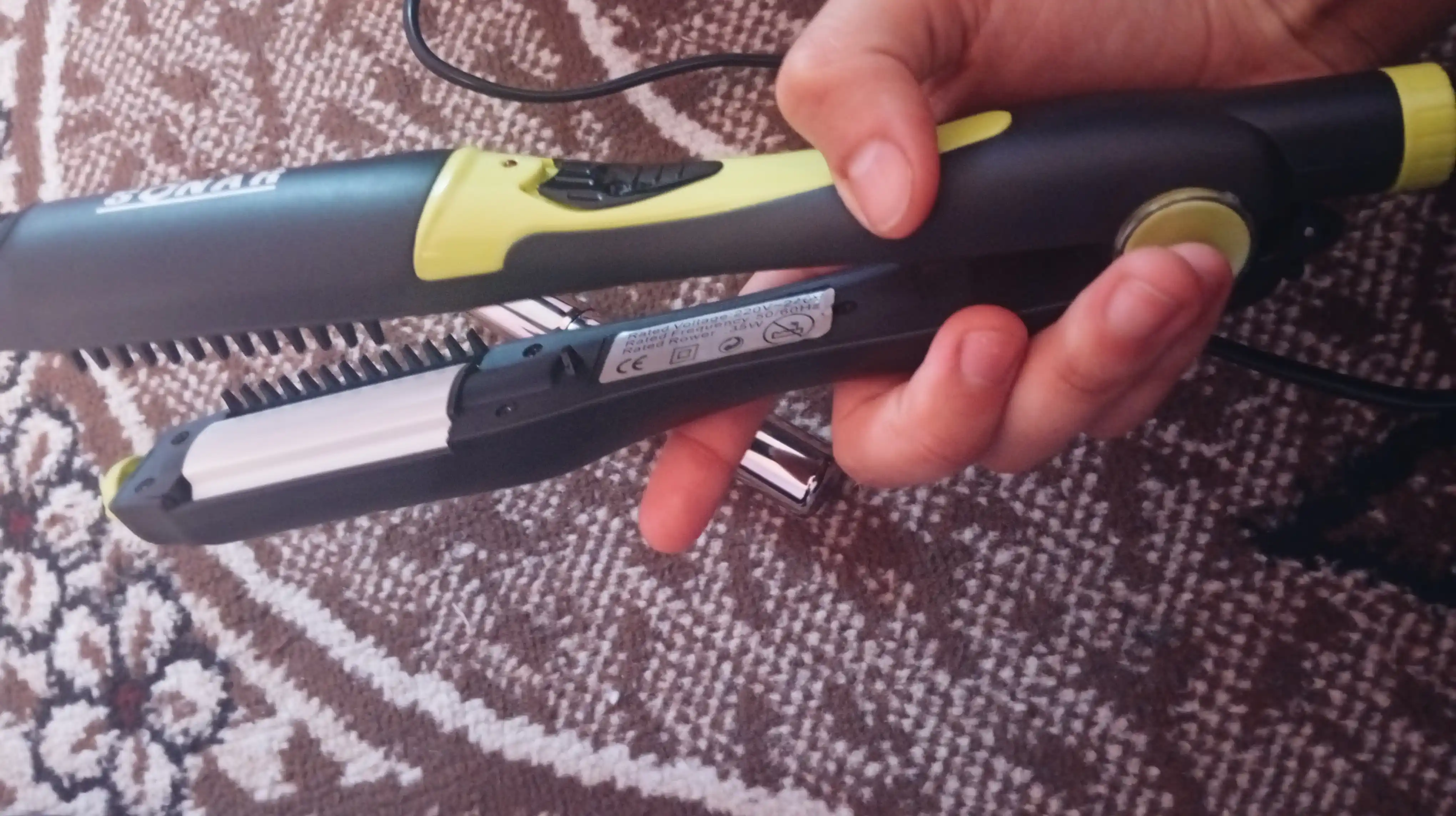 Sochlarni tekislash uchun professional dazmol SR, stayler-ployka
