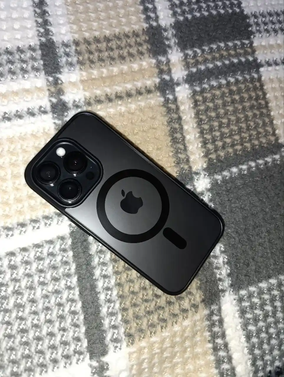 Чехол для iPhone 15