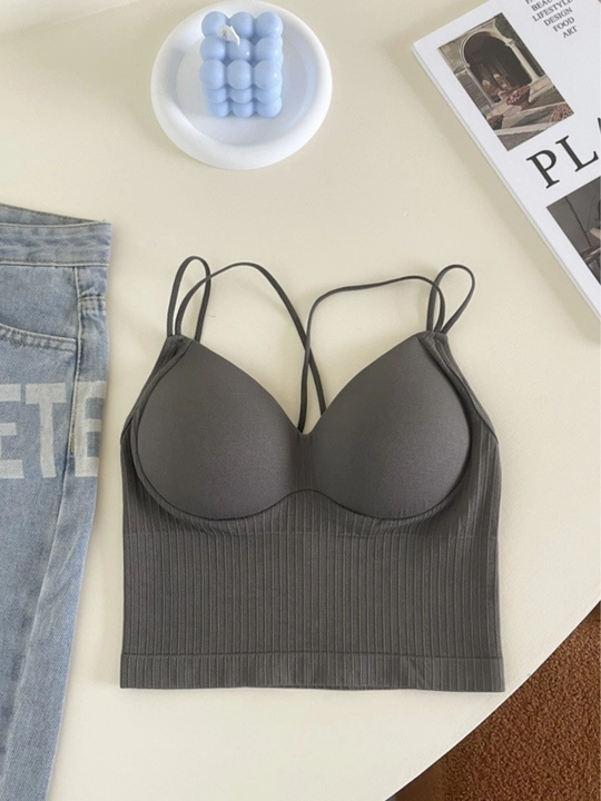 Ayollar uchun top, byusgalter, sport uchun topik - 