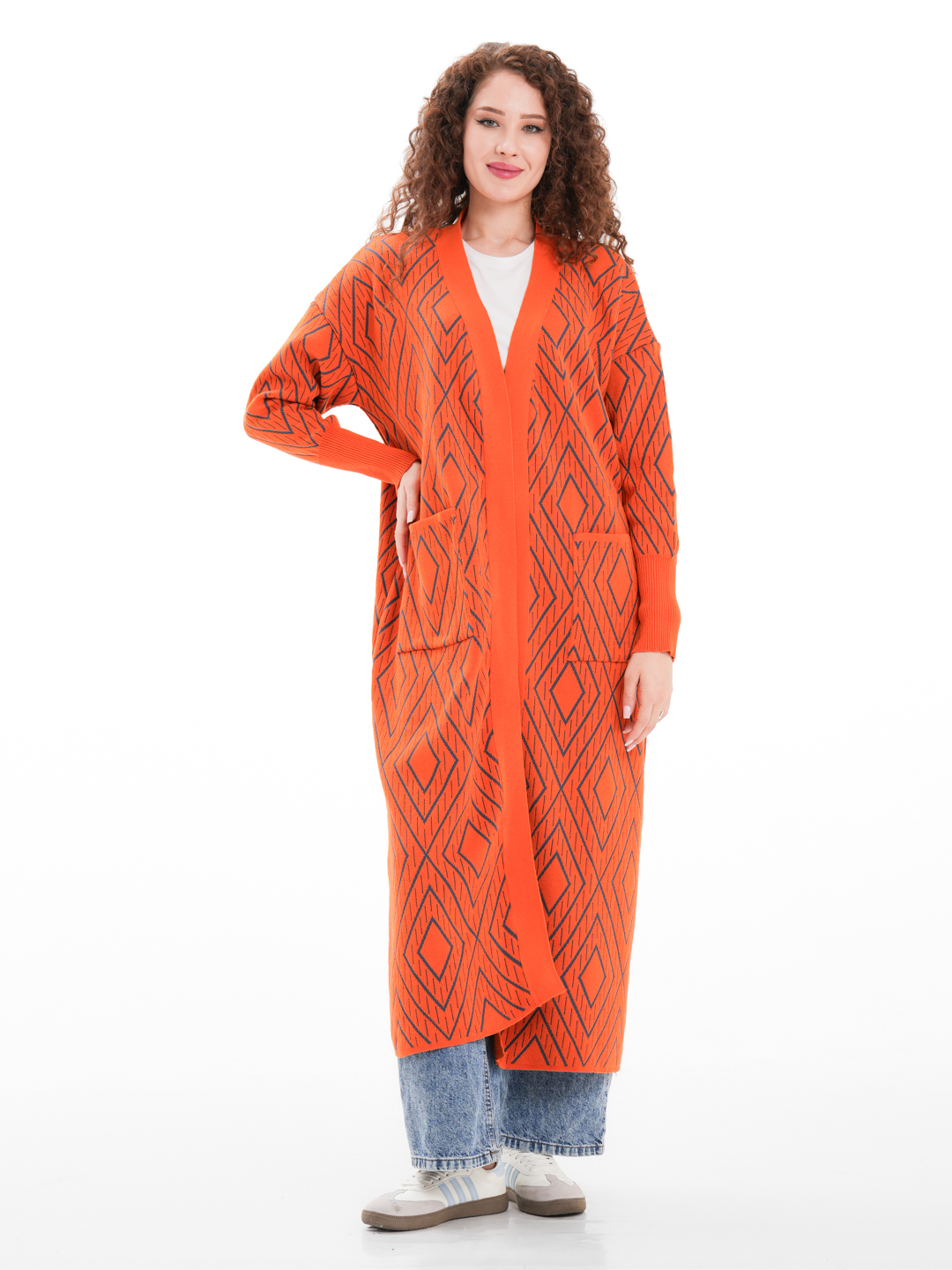 Xotin notanish kishiga porno beradi