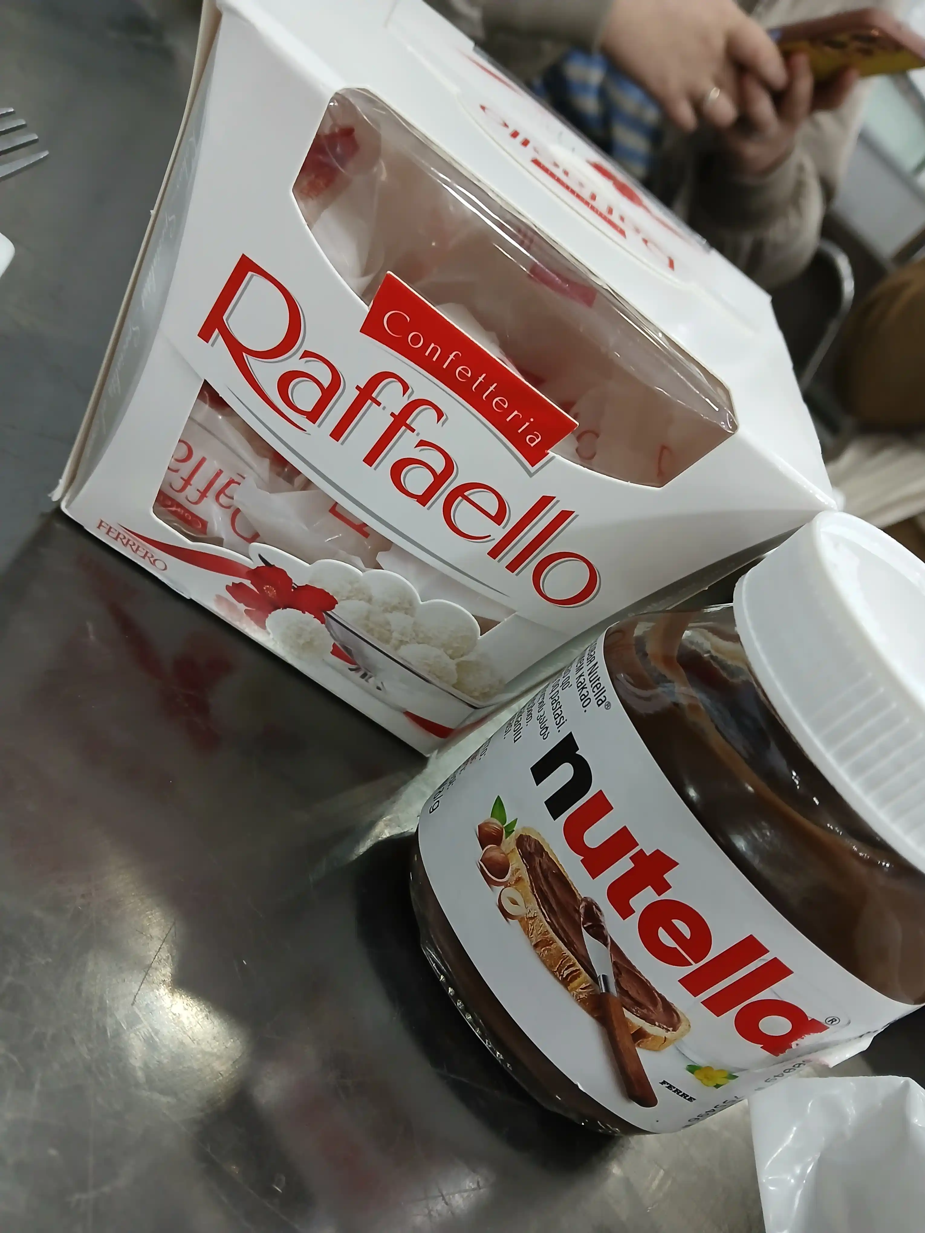 Raffaello: конфеты с миндалем, 150 гр