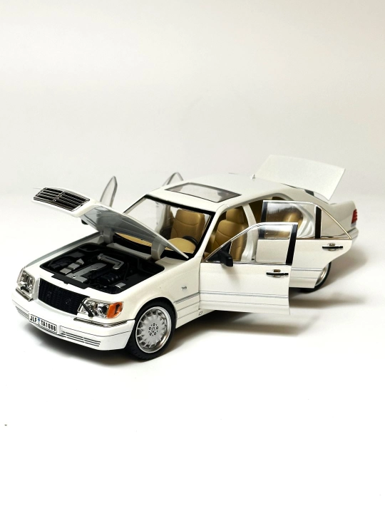 O'yinchoq metall mashinasi Mercedes-Benz AMG 6.3, Nissan Skyline GTR "Jinlifang" 1:24