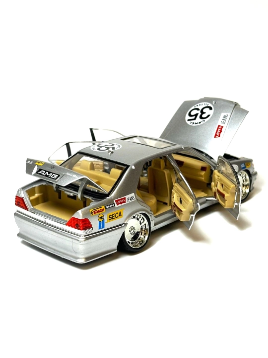 O'yinchoq metall mashinasi Mercedes-Benz AMG 6.3, Nissan Skyline GTR "Jinlifang" 1:24