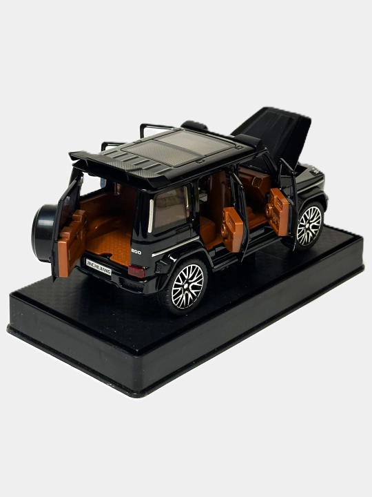 Металлическая игрушечная машинка Mercedes-Benz AMG 6.3, Nissan Skyline, "Jinlifang" 1:24