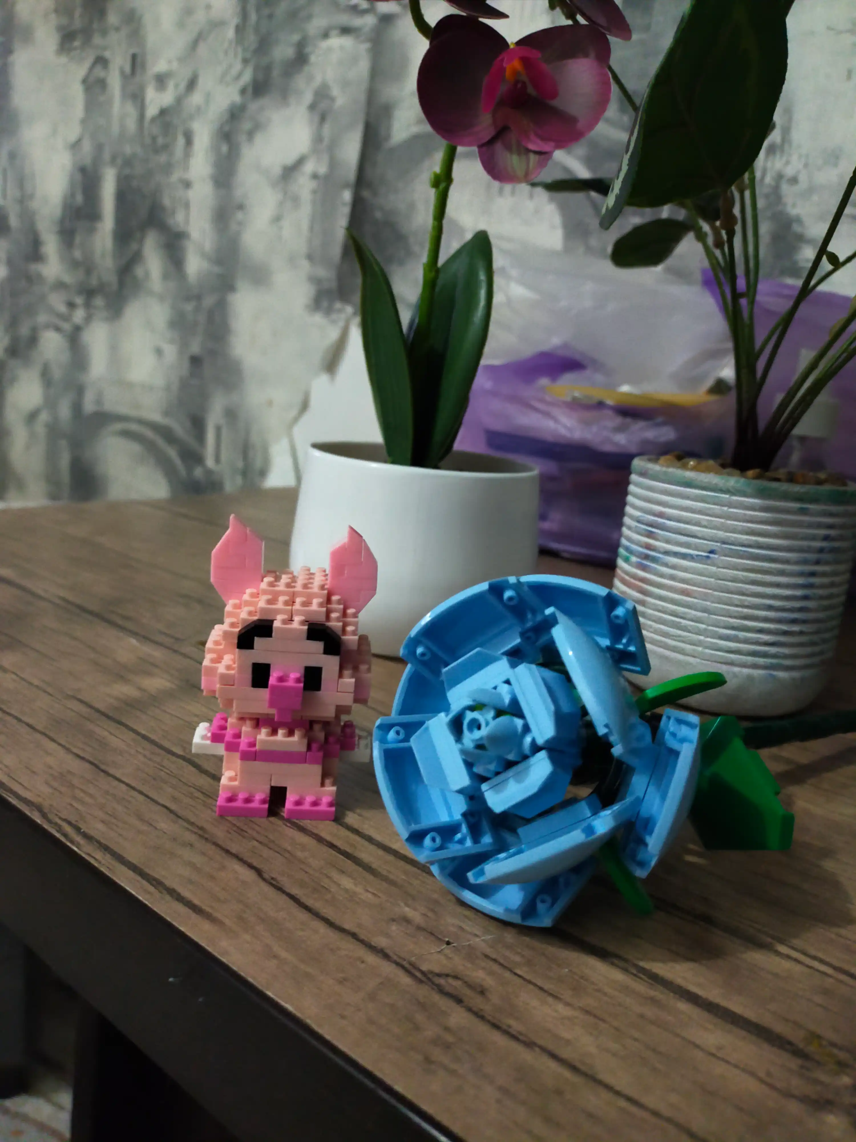 Konstruktor 3D gullar, atirgullar Lego bilan mos keladi