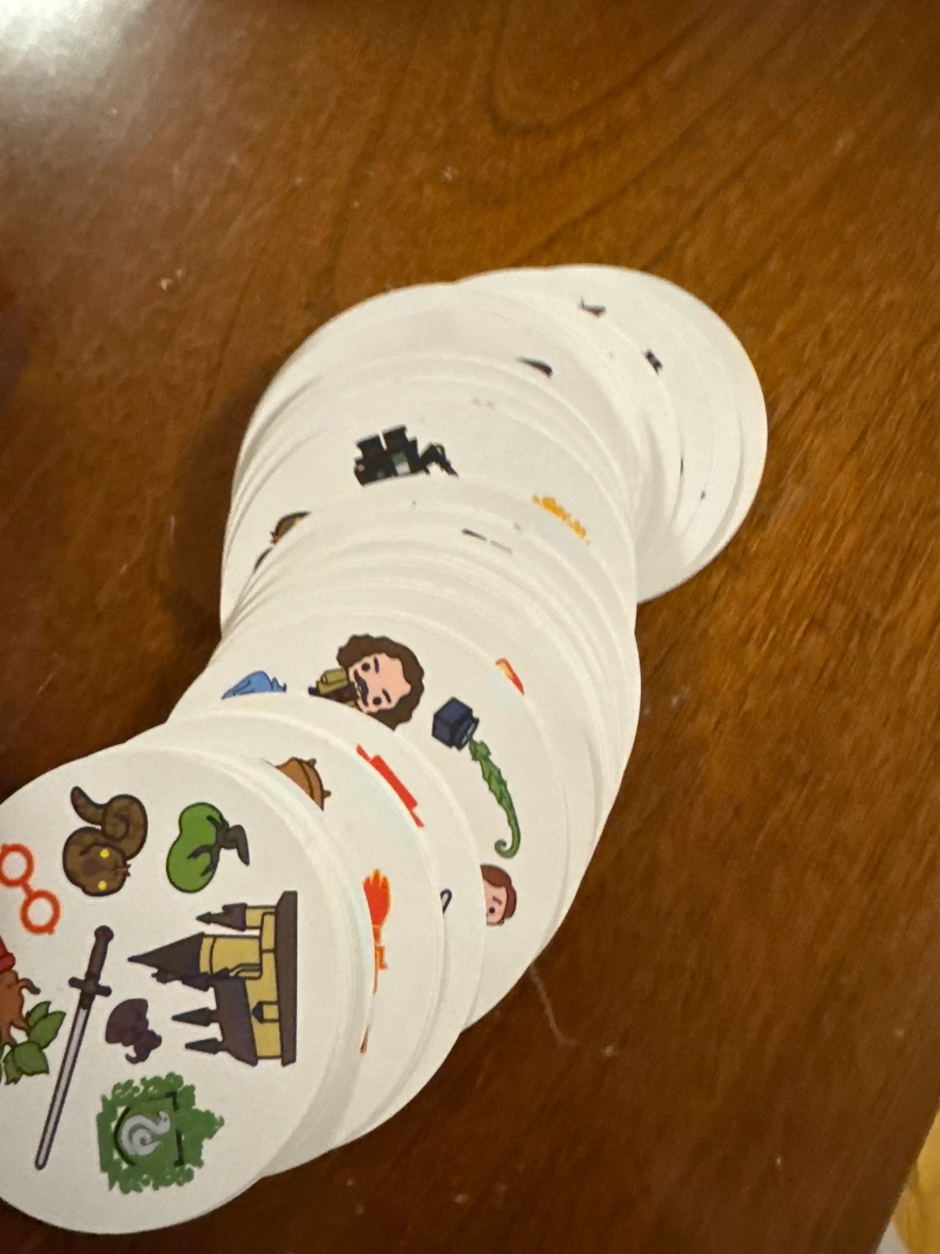 Stol o'yini Dobble Spot it, Garri Potter, anime, Marvel, DC, dublni toping