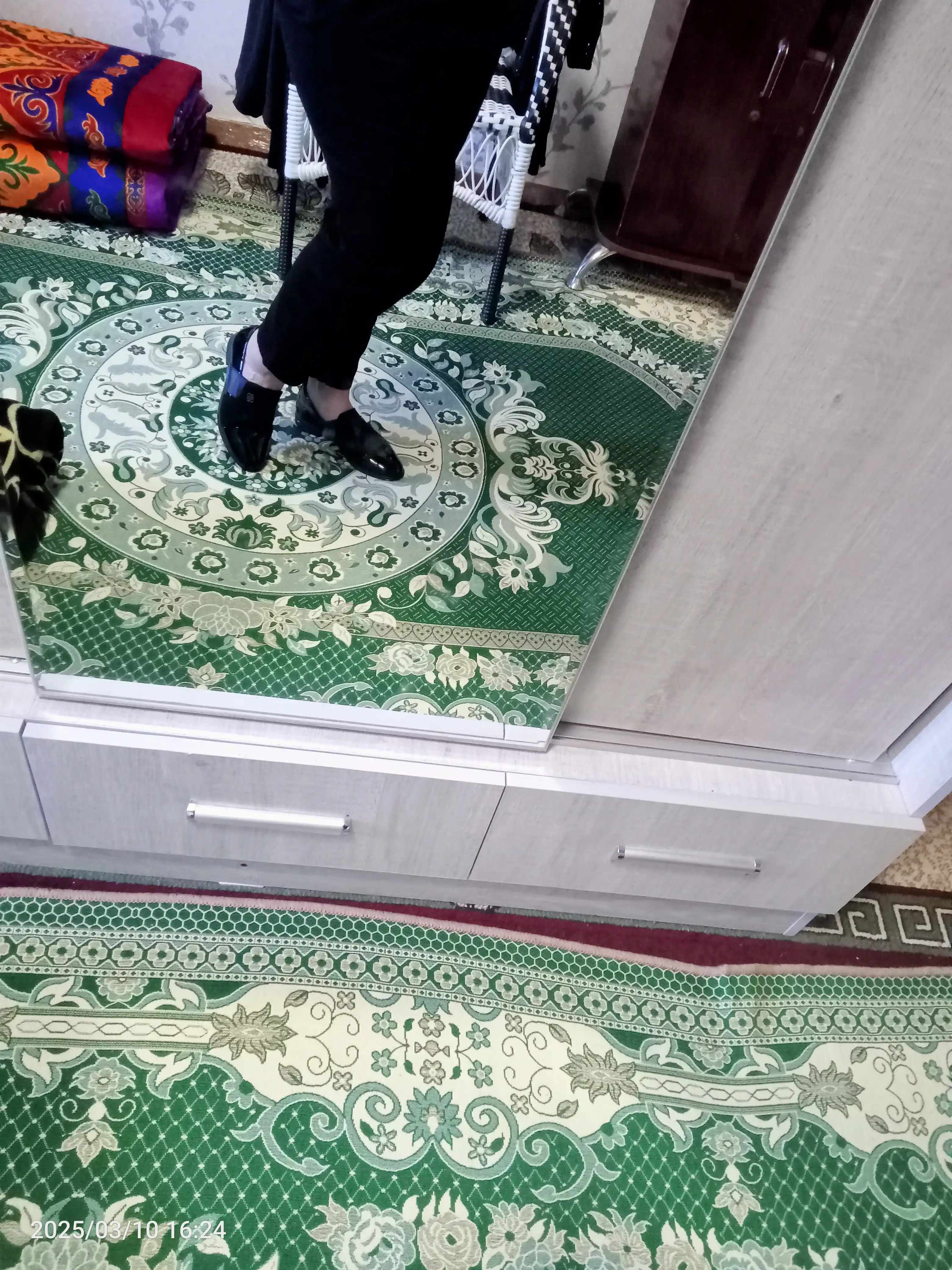 Ayollar uchun loferlar, klassik uslubida