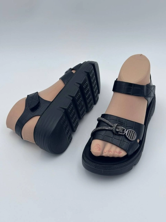 Ayollar va qizlar uchun sandal, yozgi poyabzal