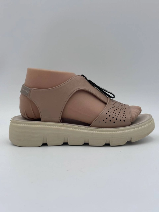 Ayollar va qizlar uchun sandal, yozgi poyabzal