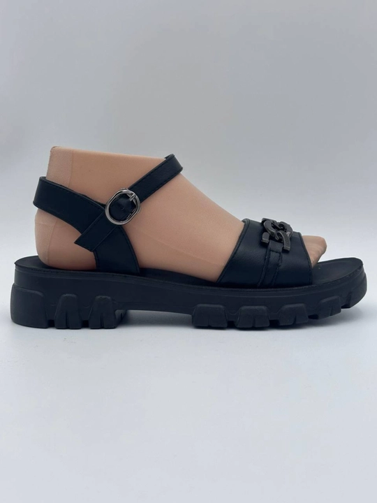 Ayollar va qizlar uchun sandal, yozgi poyabzal