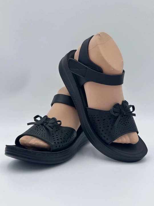 Ayollar va qizlar uchun sandal, yozgi poyabzal