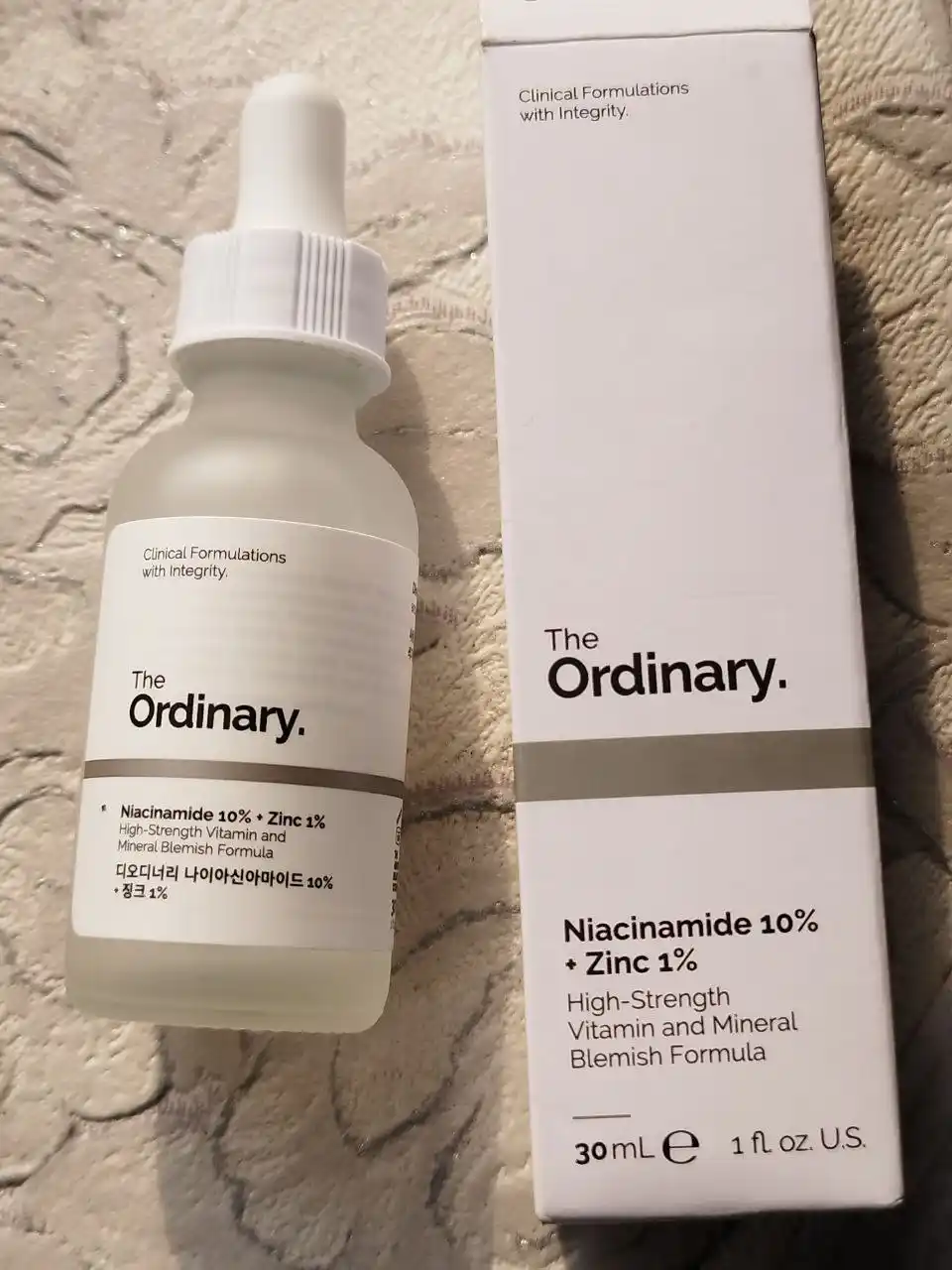 The Ordinary Niatsinamid va sink bilan yuz zardobi Niacinamide 10% + Zinc 1%, 30 ml