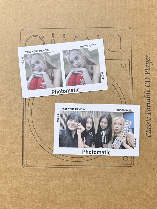 Коллекционные фотокарты с участницами группы Blackpink, рандомно 2 шт