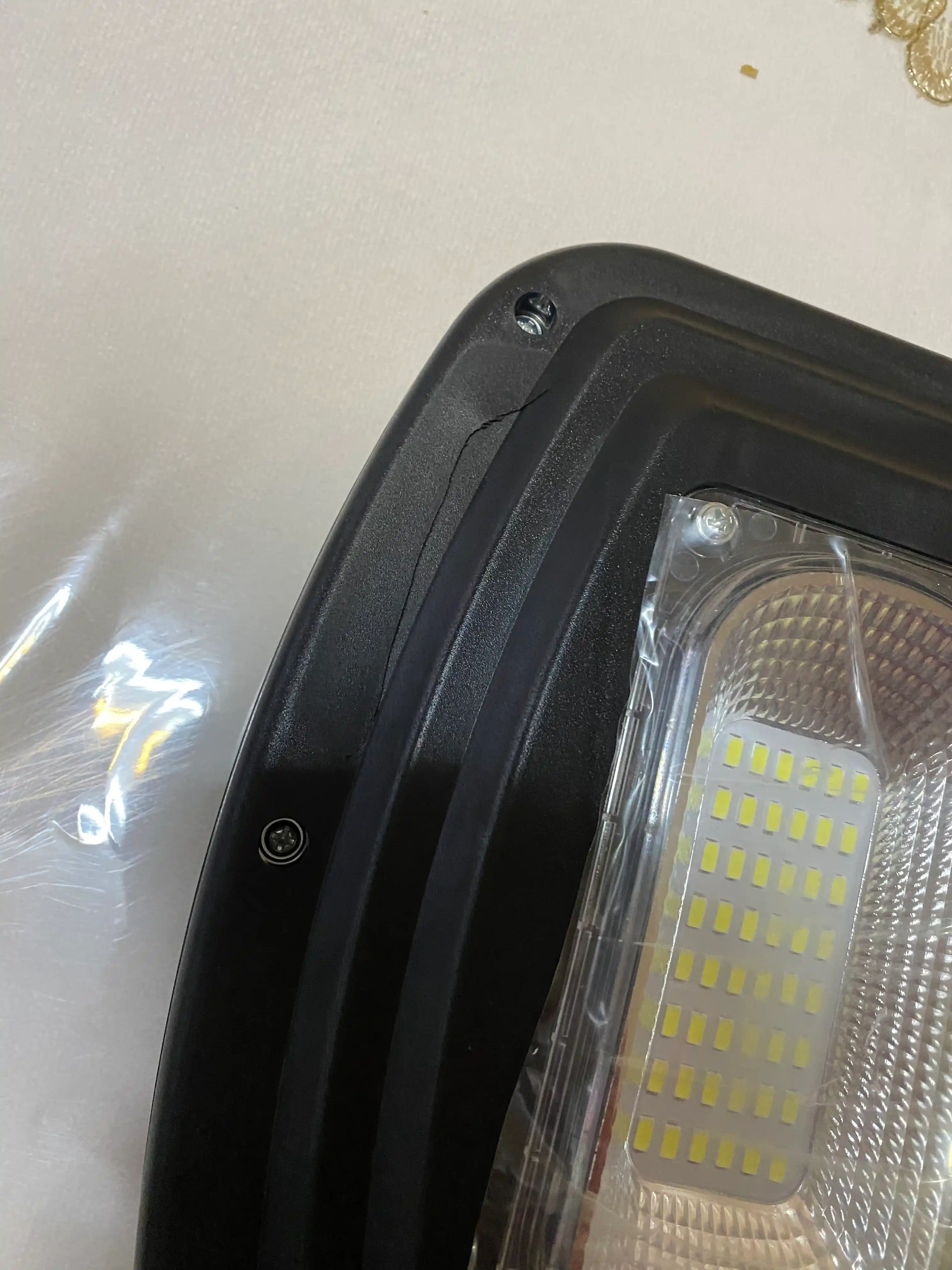 Projektor quyosh panelli pultli va sensorli, quvvati 50-300 Vt