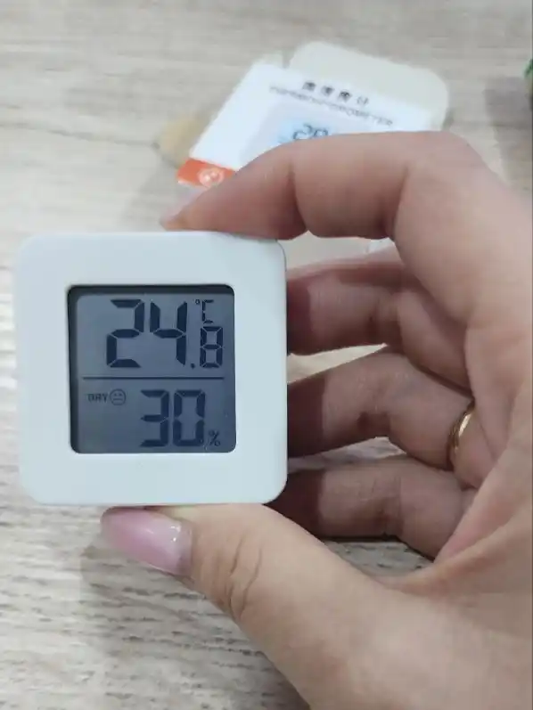 Mini ixcham yuqori aniqlikdagi termometr va gigrometr