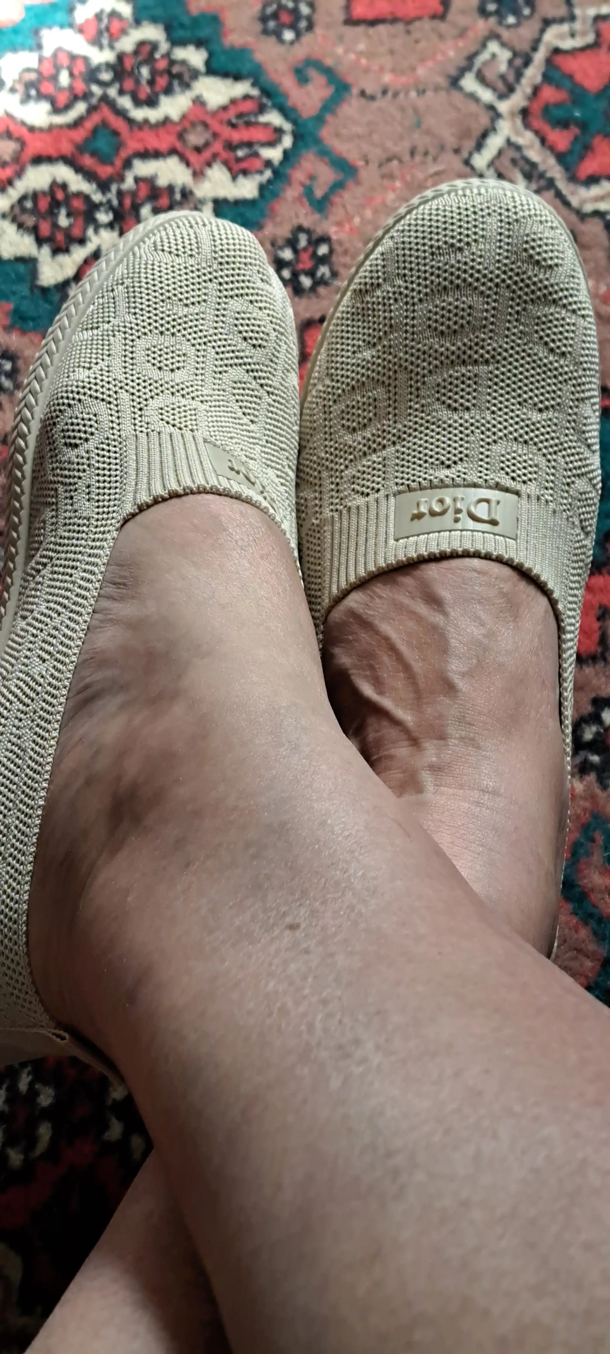 Ayollar va qizlar uchun krossovkalar sliponlar, setkalik, kundalik kiyish va sport fitnes