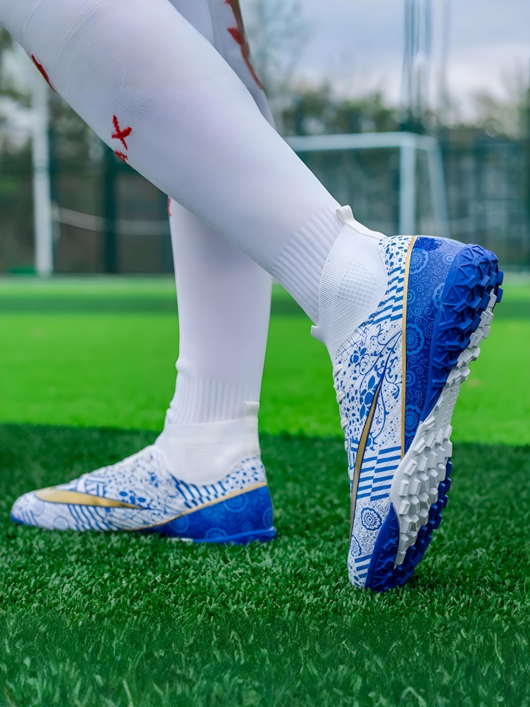 qiz oyoqlarini yoyadi Guruh anal irqlararo porno