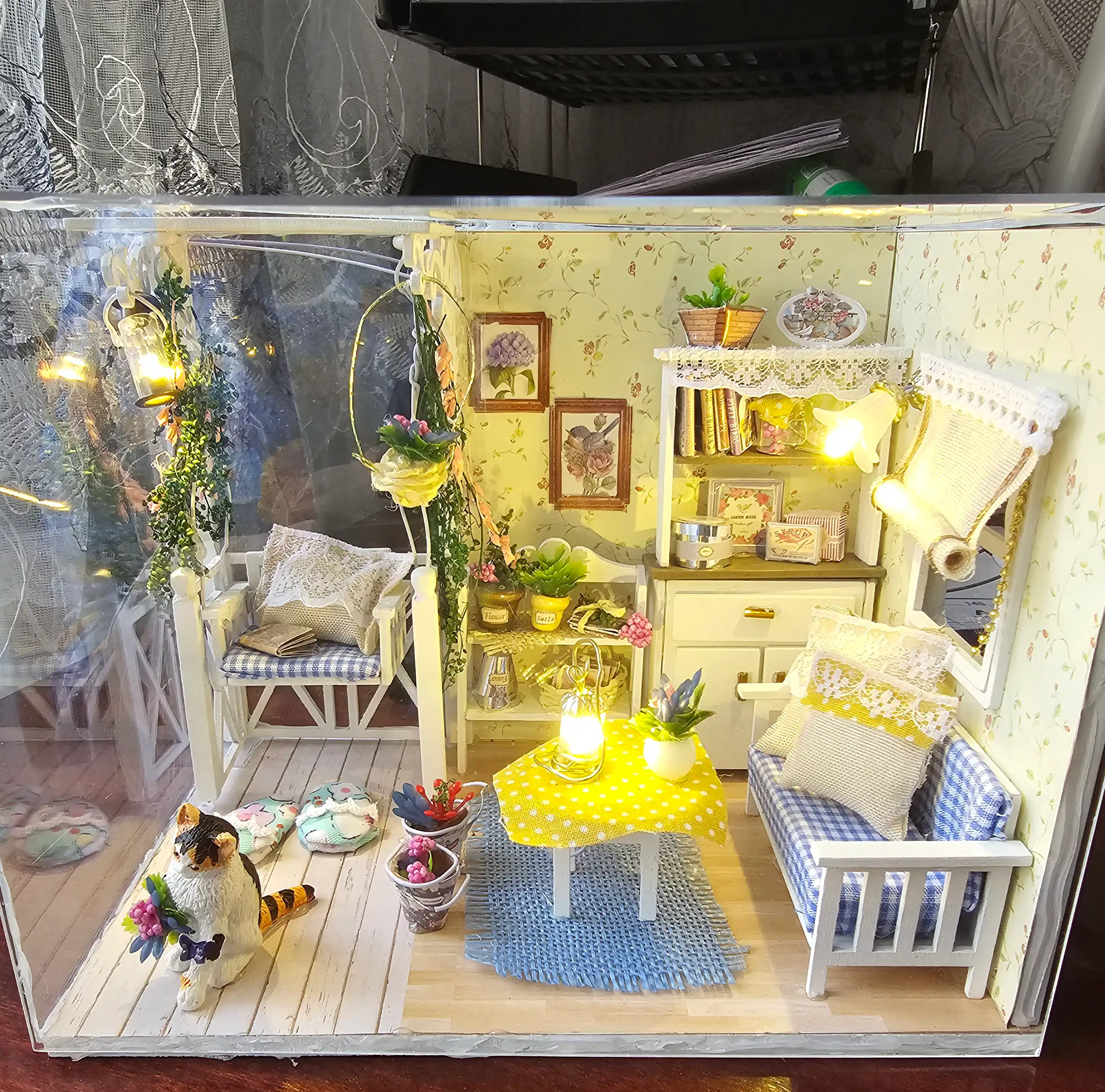 Rumboks DIY "Mushukcha yotoqxonasi" yoritgich bilan, konstruktor, rus tilidagi ko'rsatma