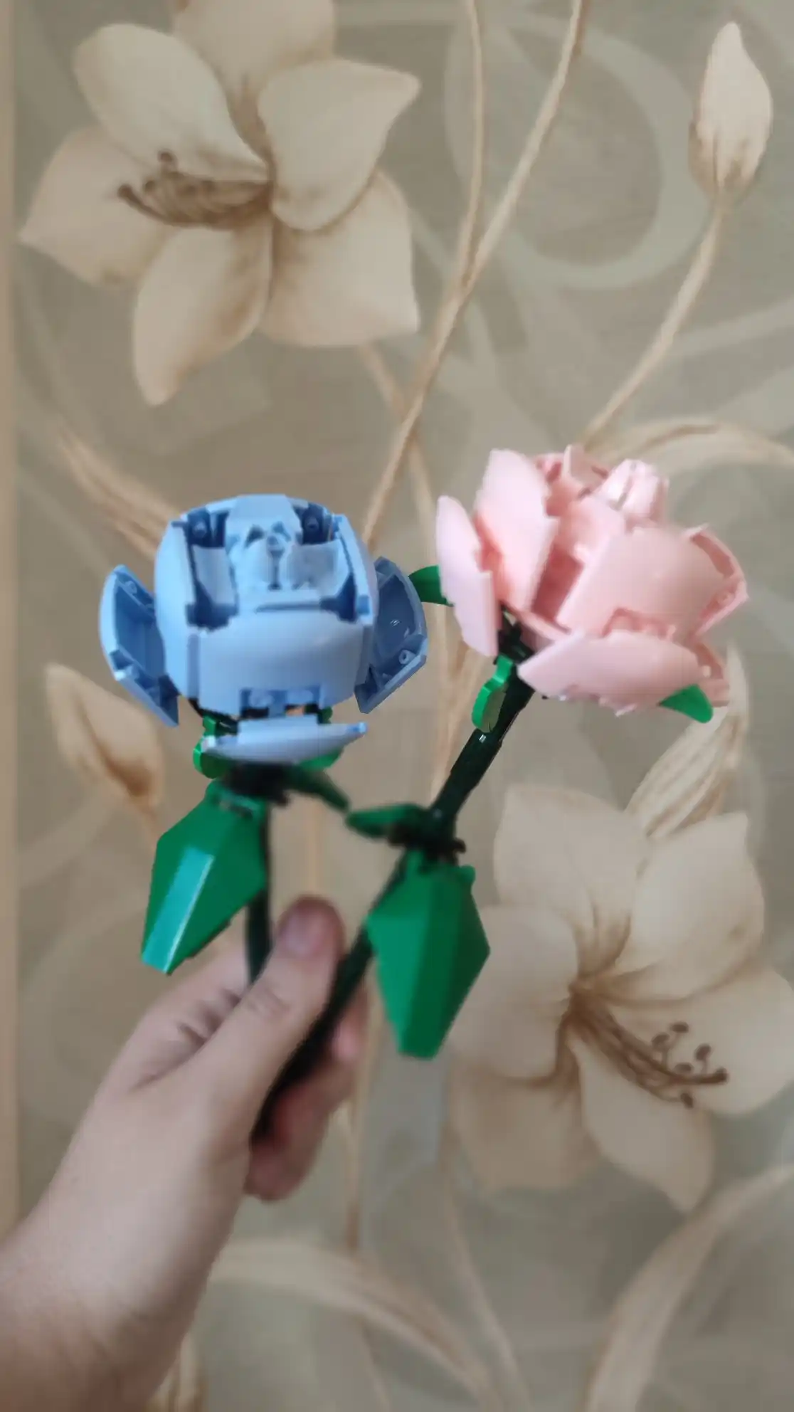Konstruktor 3D gullar, atirgullar Lego bilan mos keladi