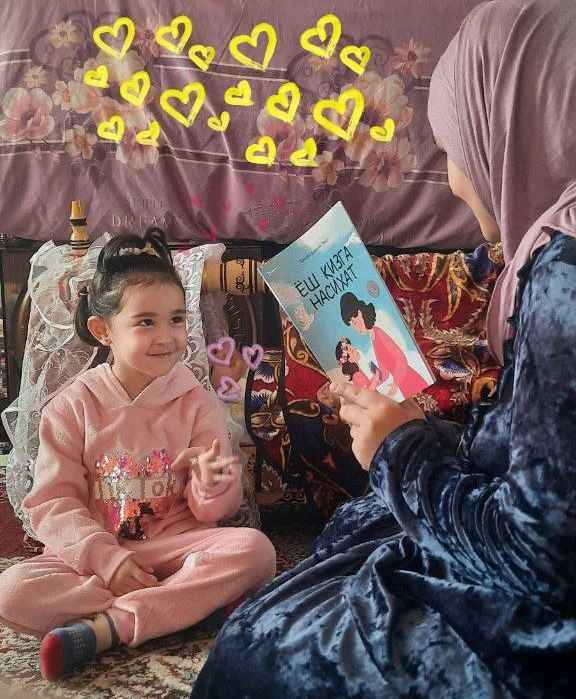 Rus ayol uning mushuk bir dildo va cums bilan onanizm