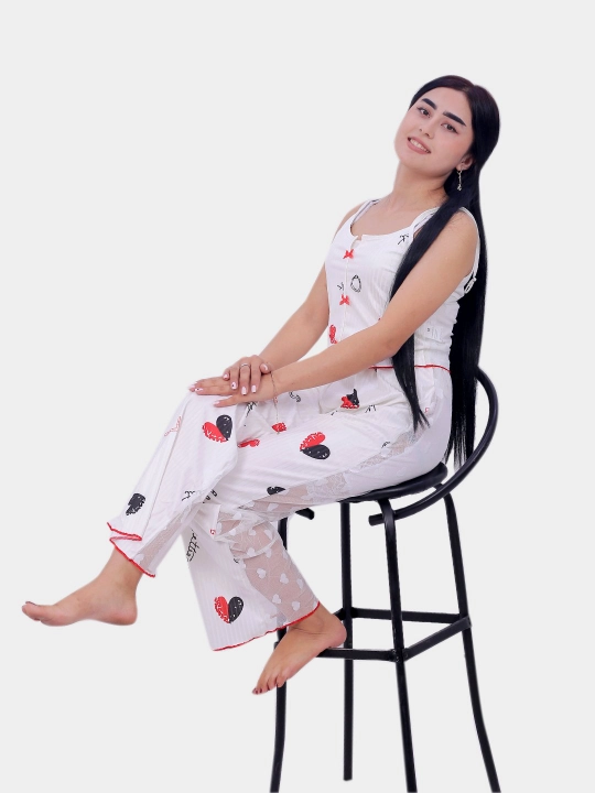 Ayollar uchun to‘rli tungi ko‘ylak, penyuar va uy kiyimi, uyqu uchun pijama